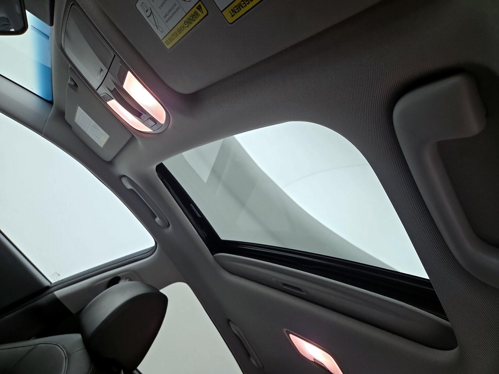 Sunroof(s) & Overhead Airbags