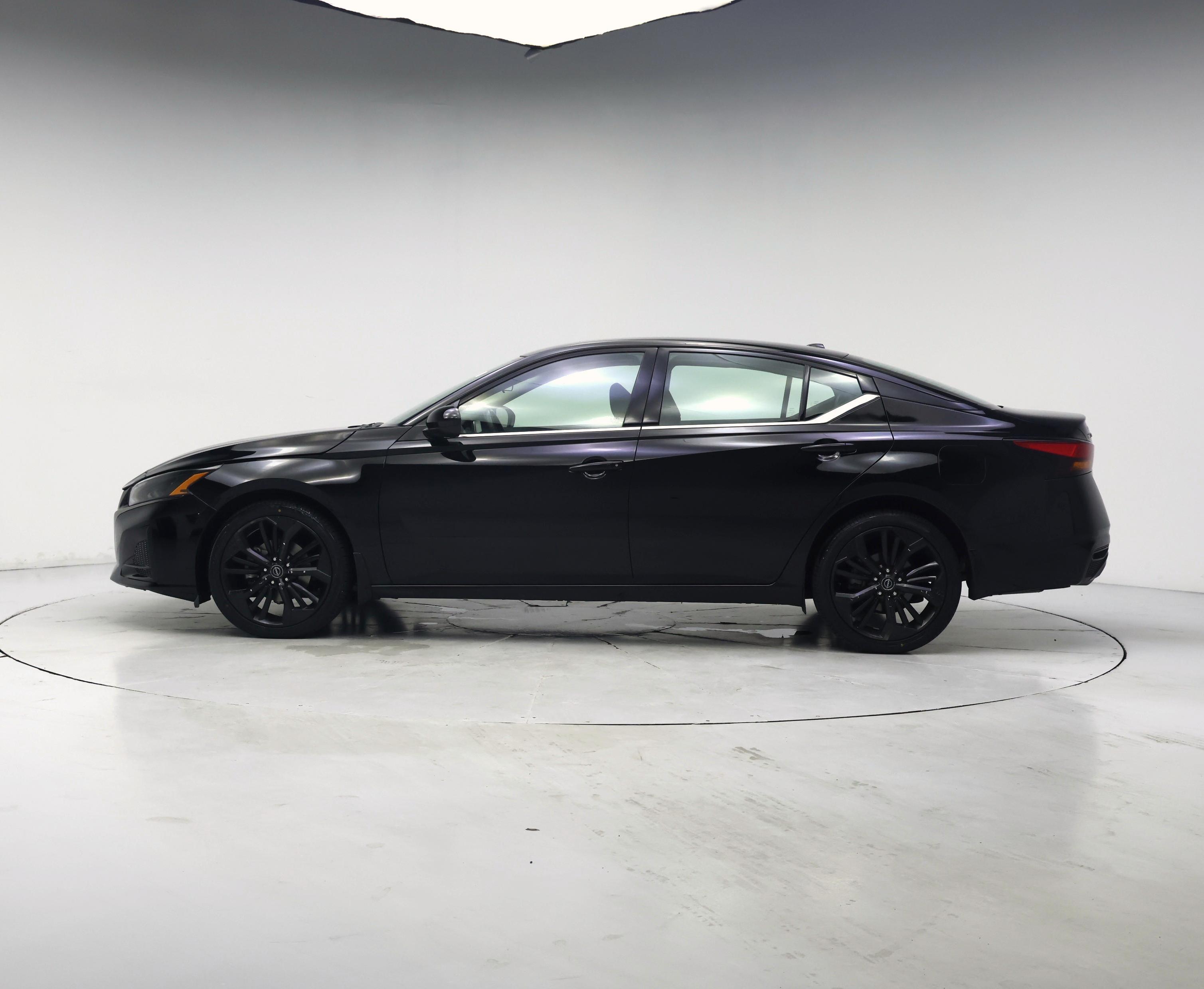 Thumbnail: 2024 Nissan Altima - 3