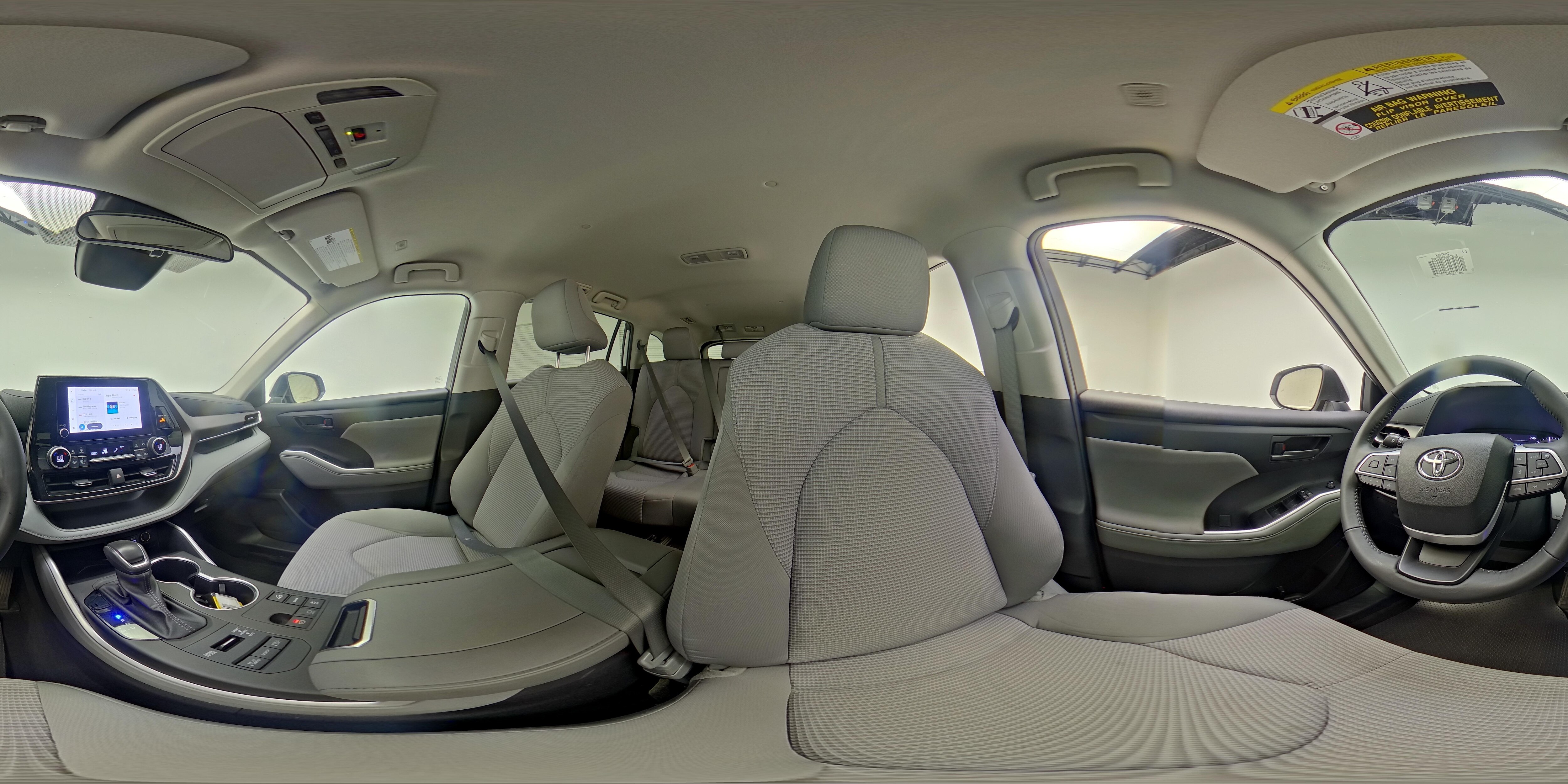 2024 Toyota Highlander LE - Photo 26