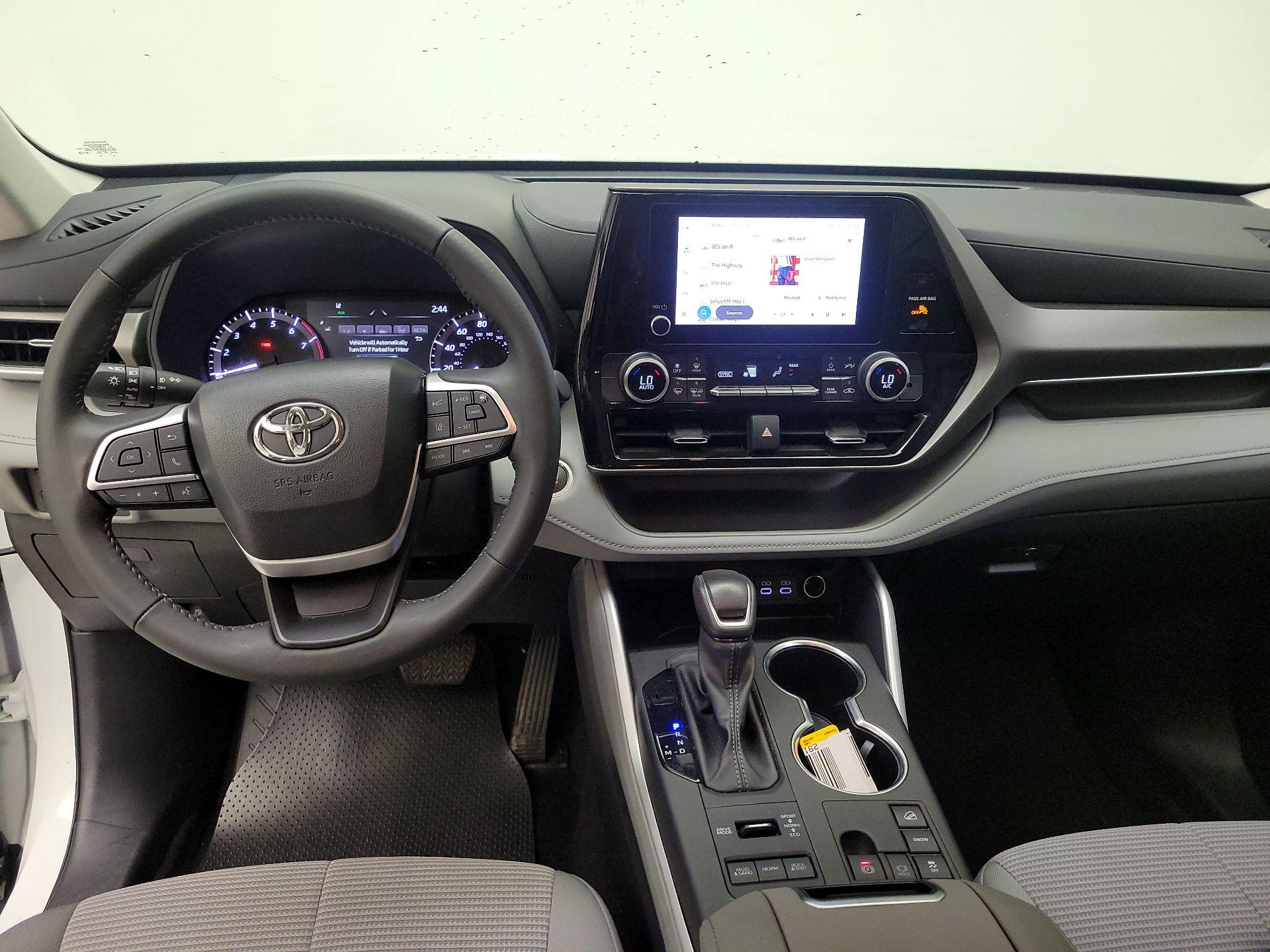 Thumbnail: 2024 Toyota Highlander - 9