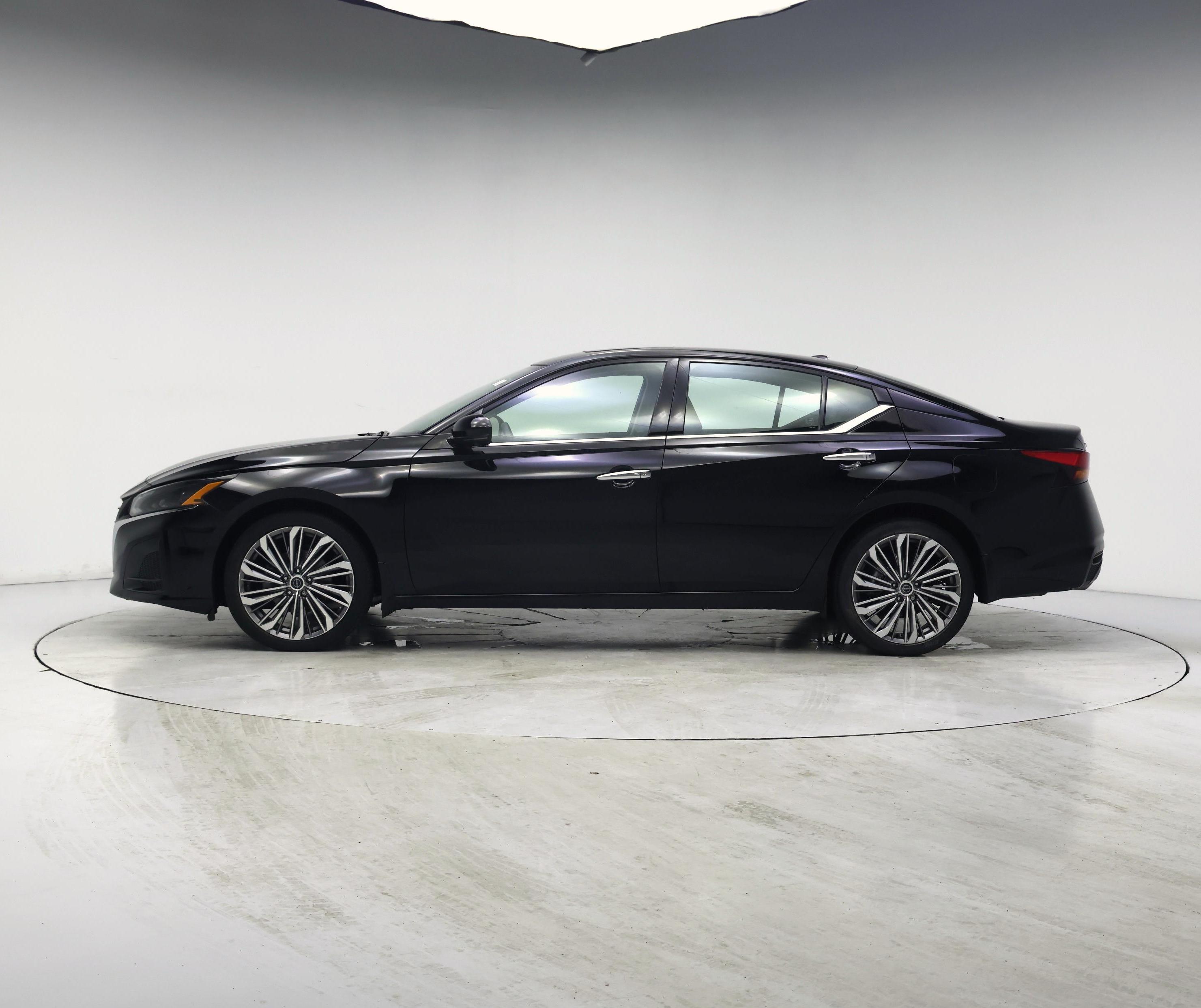 Thumbnail: 2024 Nissan Altima - 3