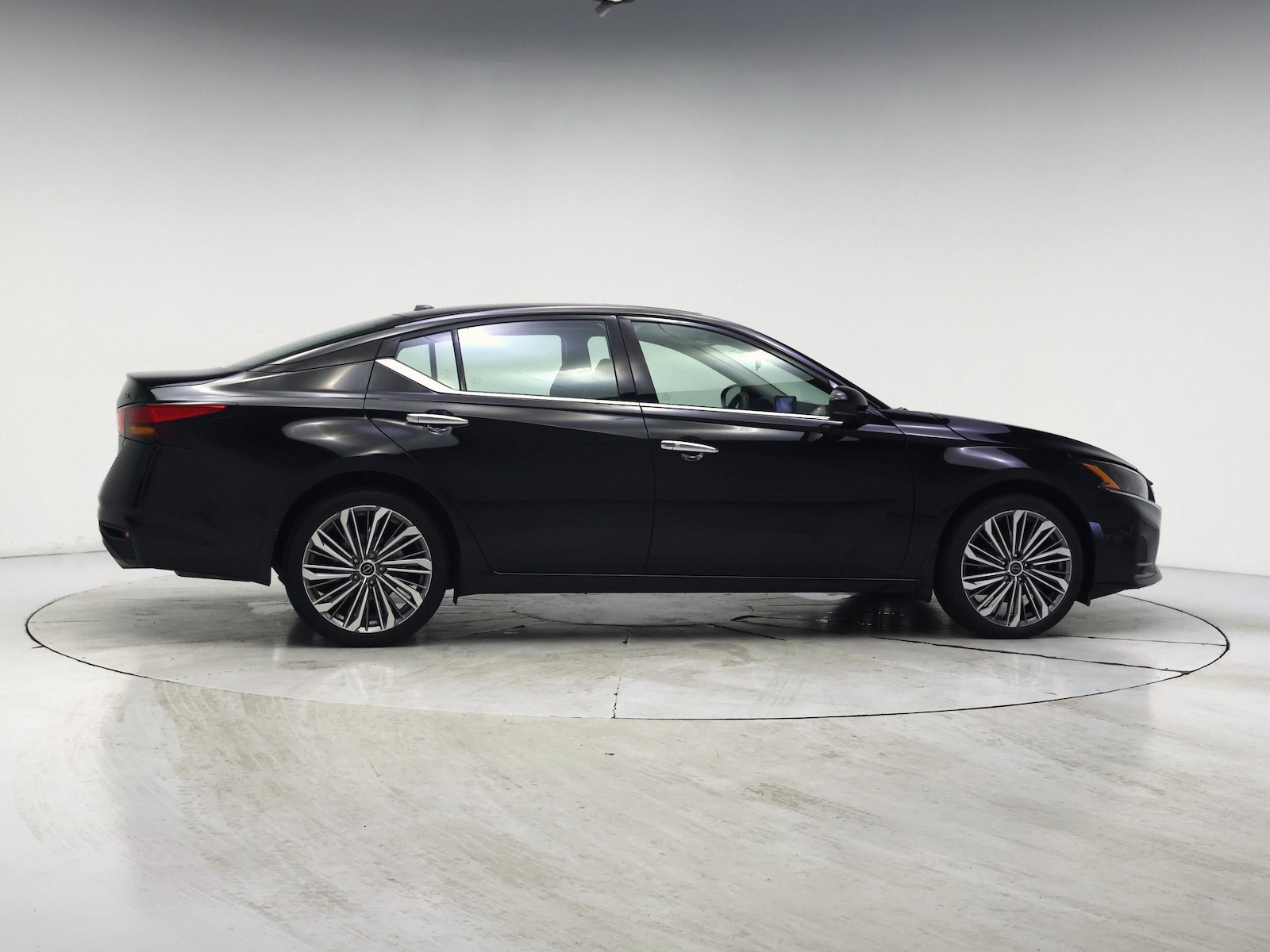 2024 Nissan Altima SL - Photo 8