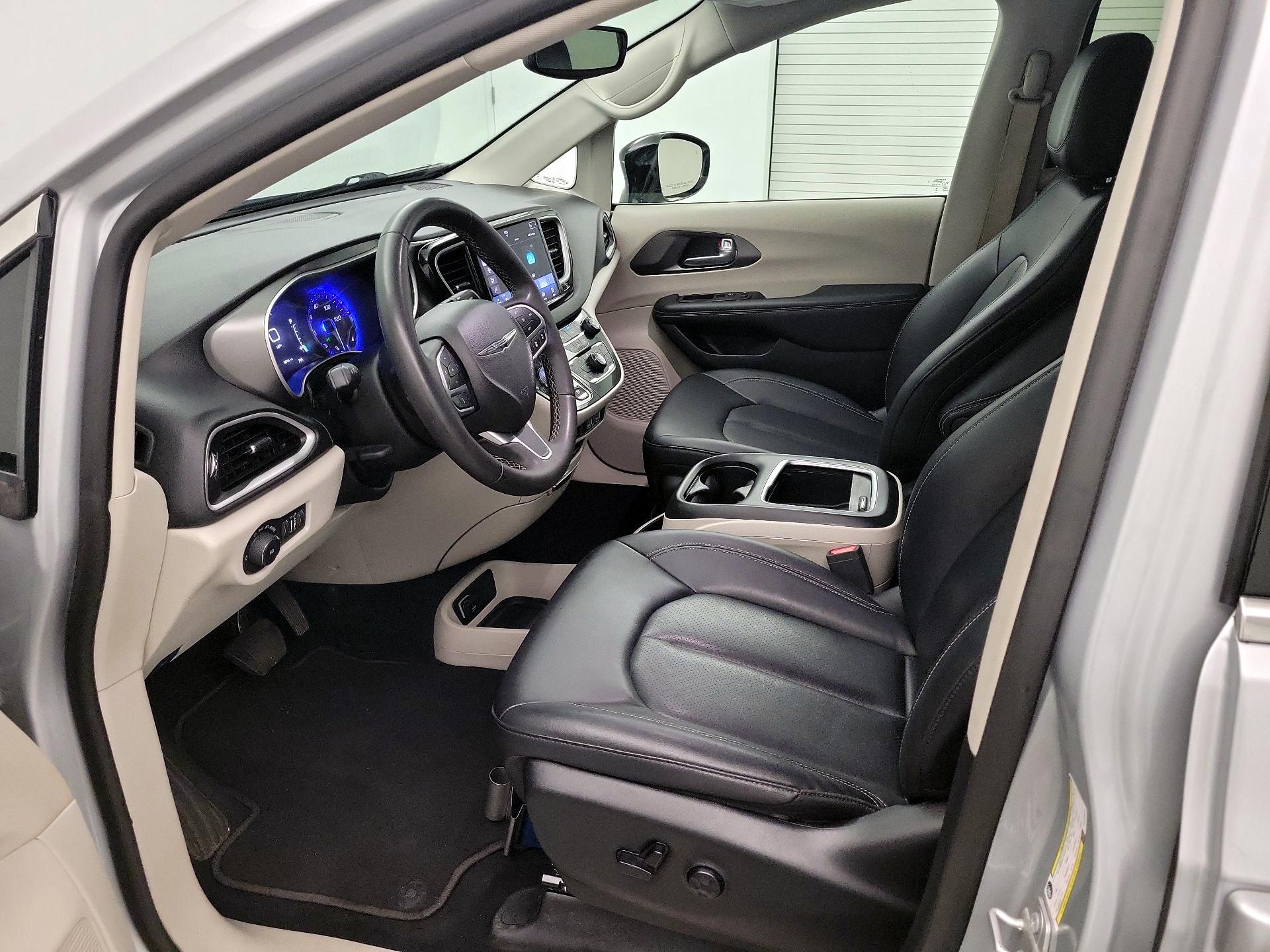 Thumbnail: 2024 Chrysler Pacifica - 11