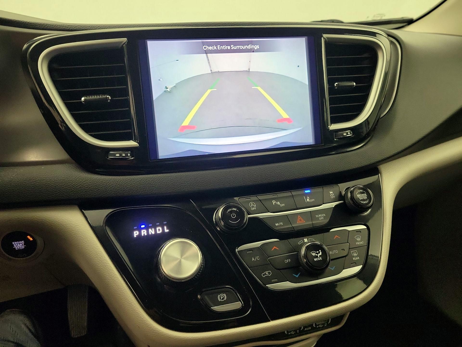 Thumbnail: 2024 Chrysler Pacifica - 13