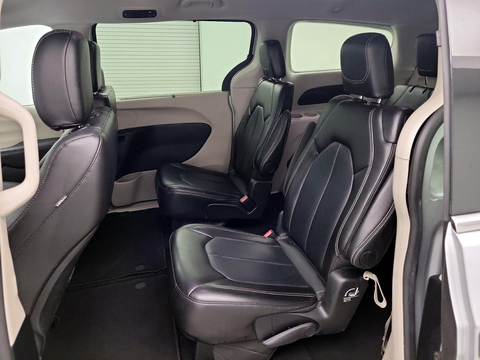 Thumbnail: 2024 Chrysler Pacifica - 18
