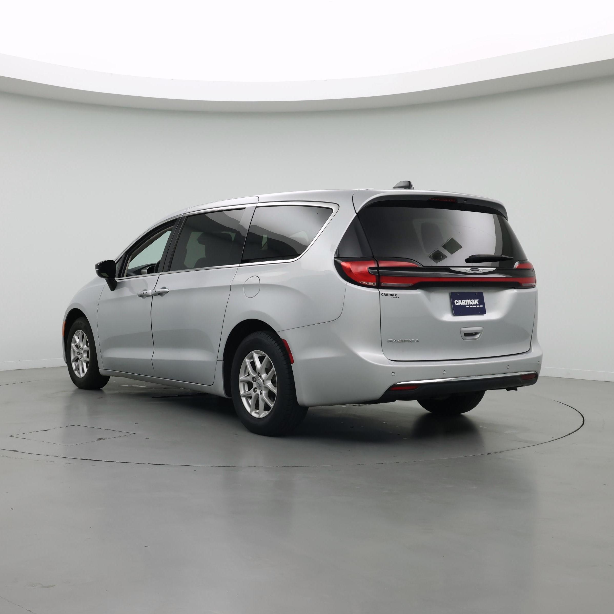 Thumbnail: 2024 Chrysler Pacifica - 2