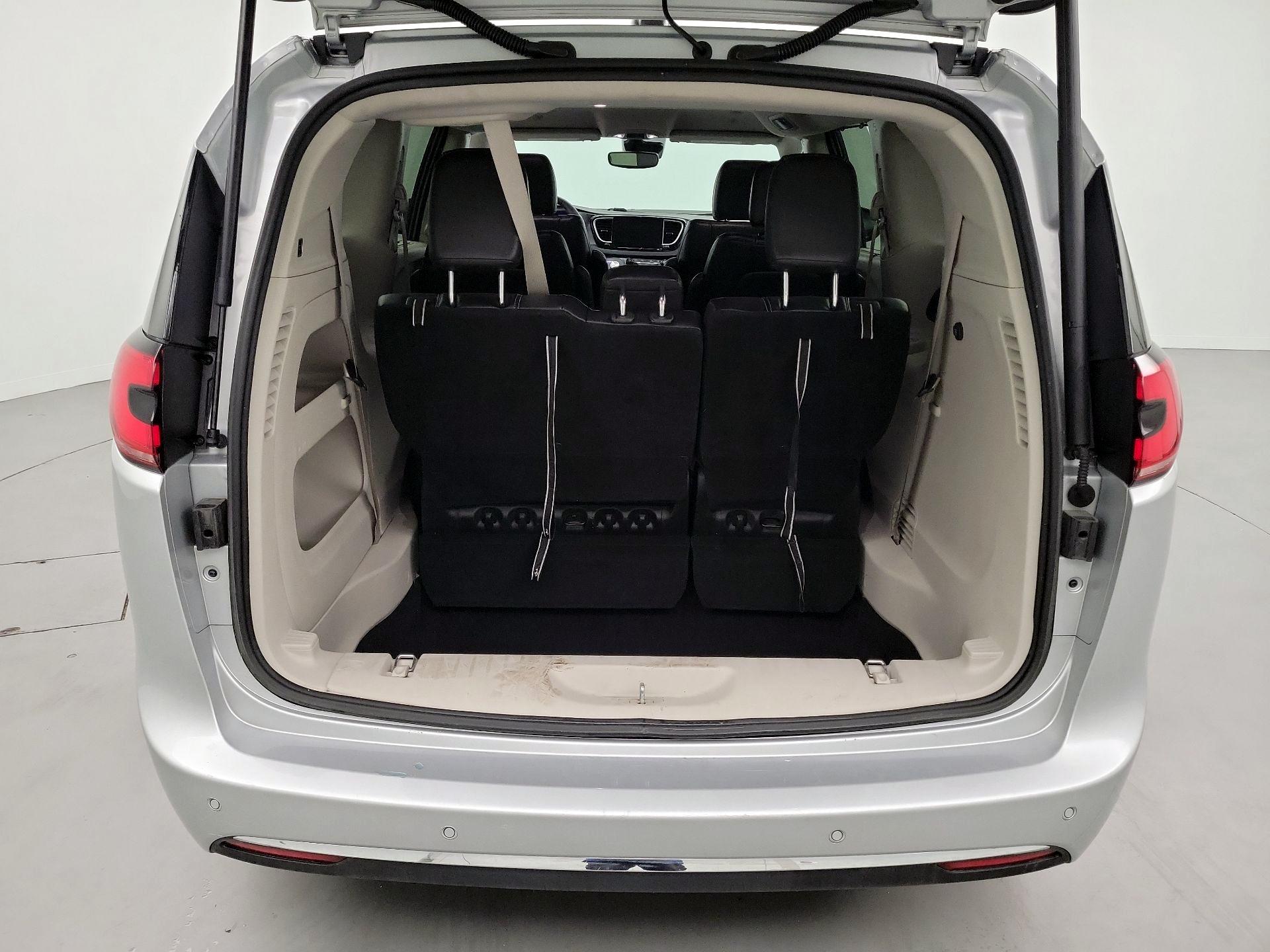 Thumbnail: 2024 Chrysler Pacifica - 20