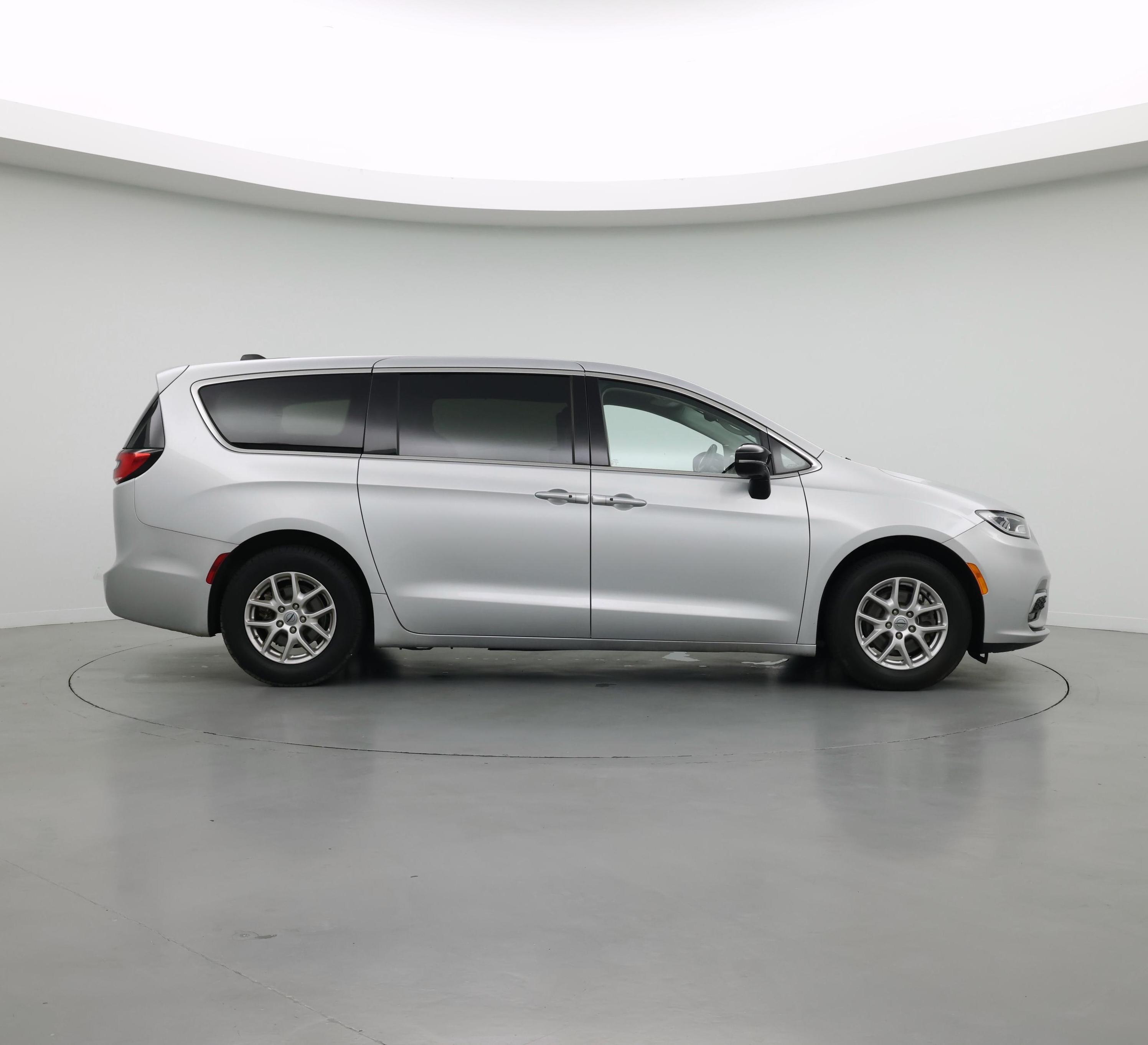 Thumbnail: 2024 Chrysler Pacifica - 7