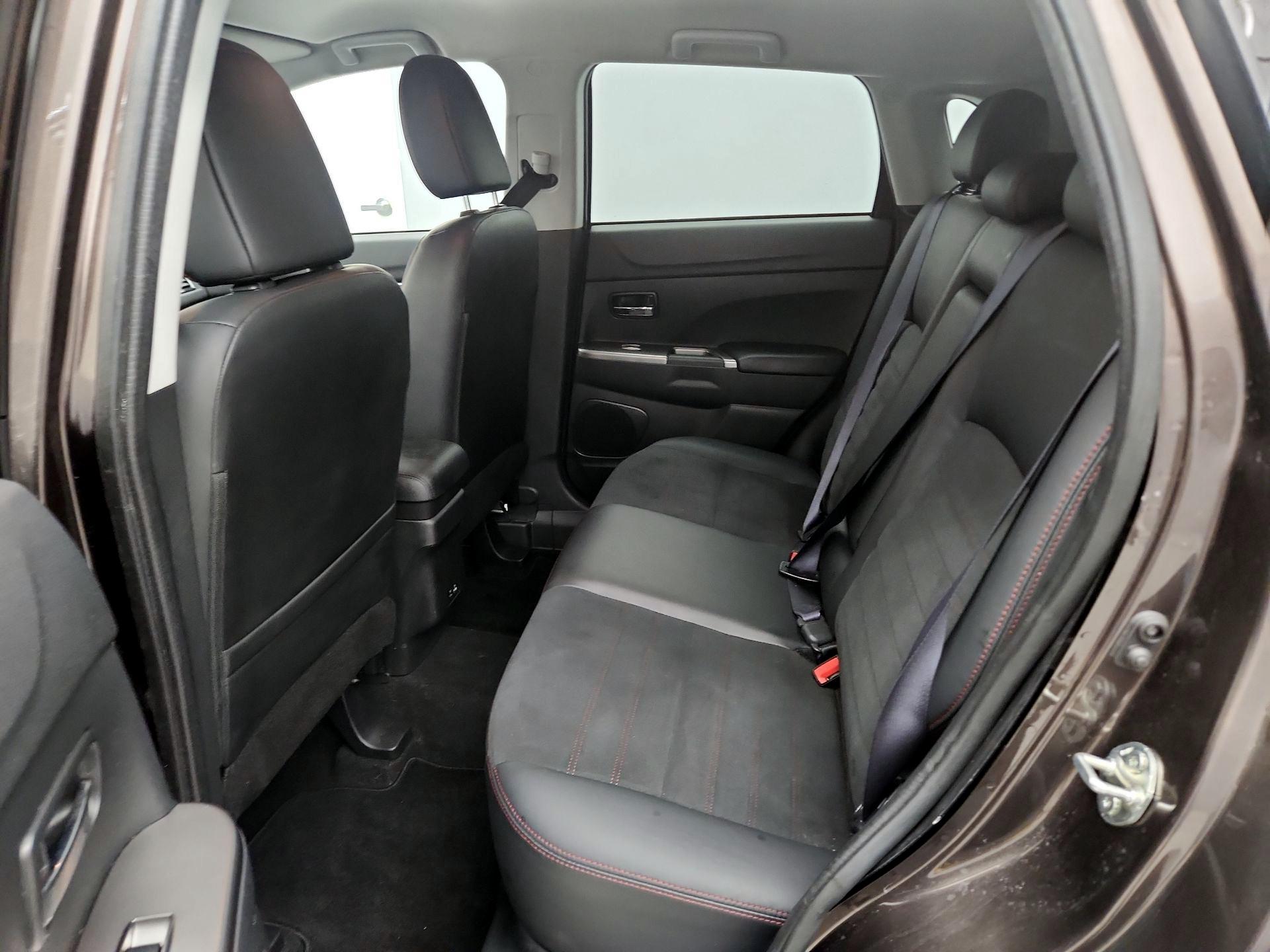 Thumbnail: 2023 Mitsubishi Outlander Sport - 19