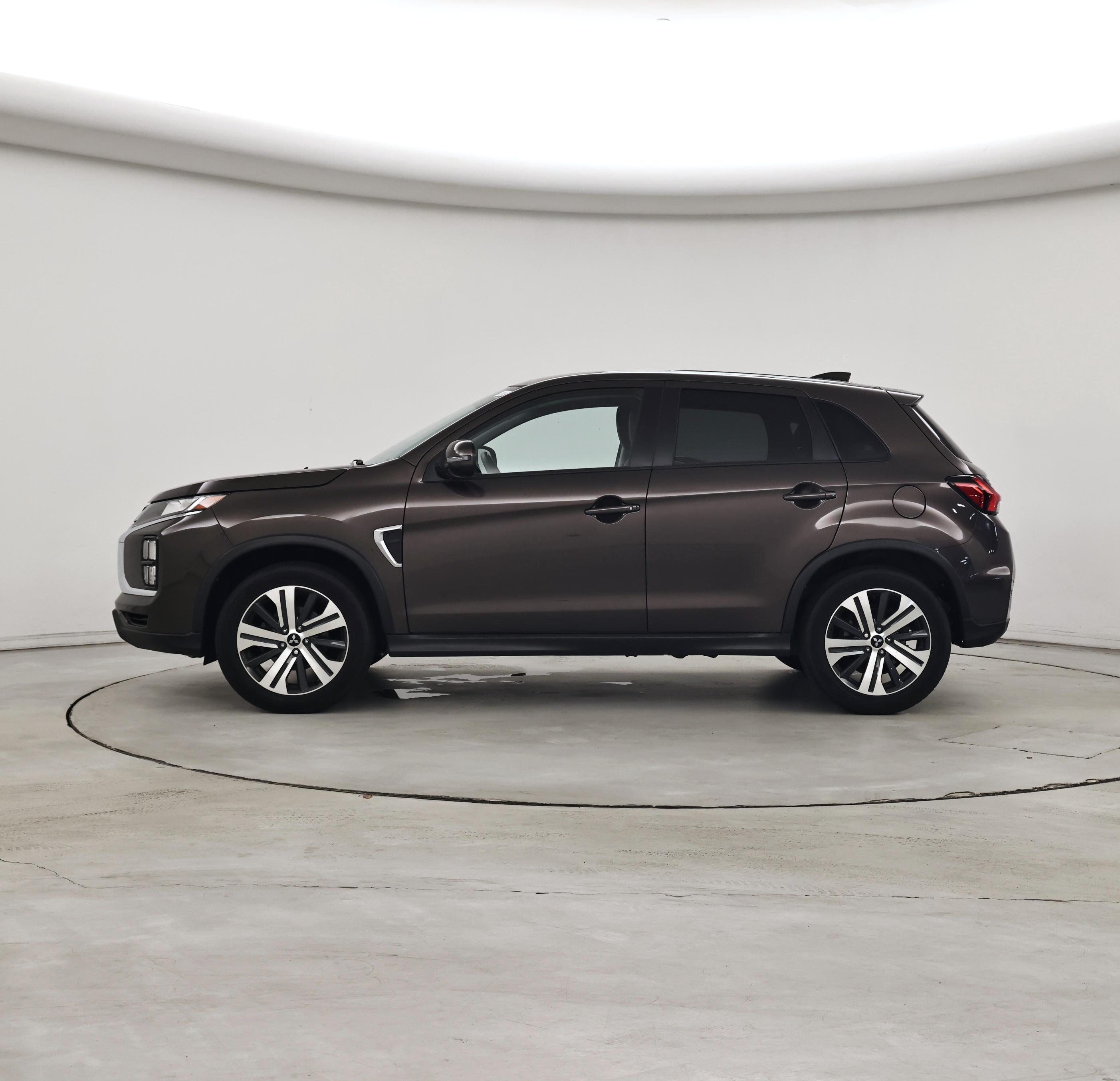 Thumbnail: 2023 Mitsubishi Outlander Sport - 3
