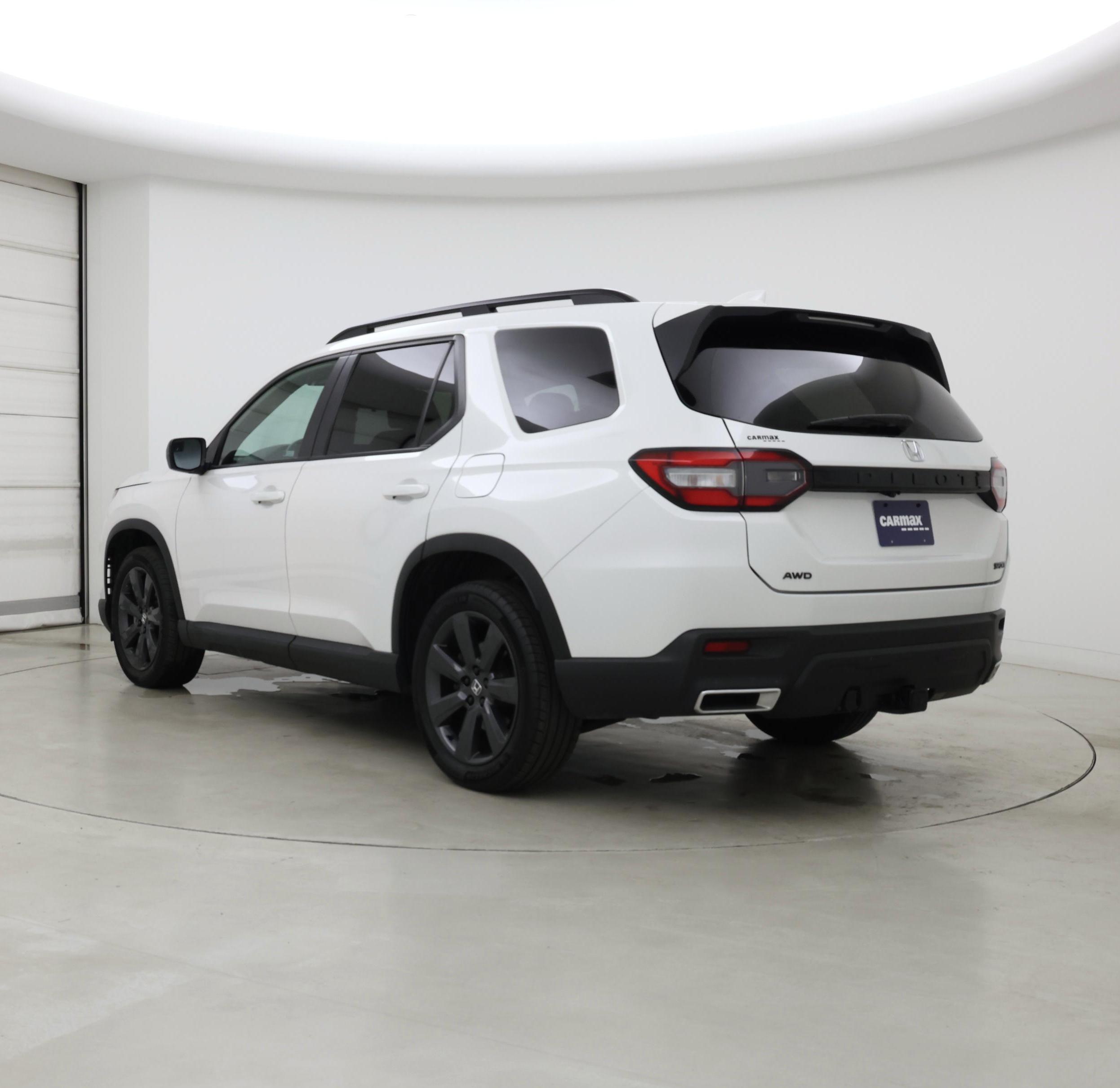 Thumbnail: 2023 Honda Pilot - 2