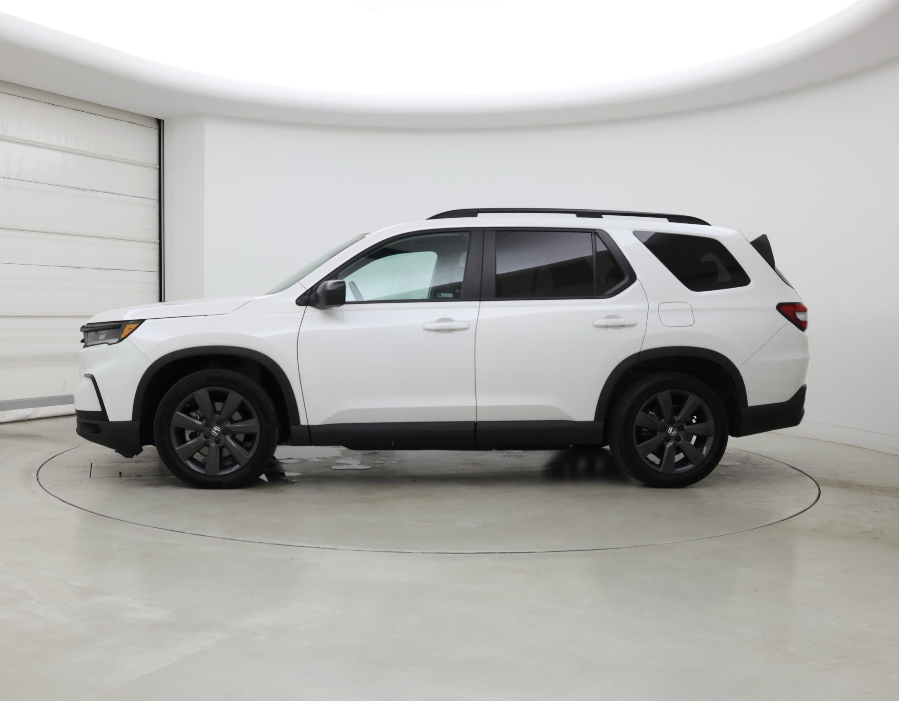 Thumbnail: 2023 Honda Pilot - 3