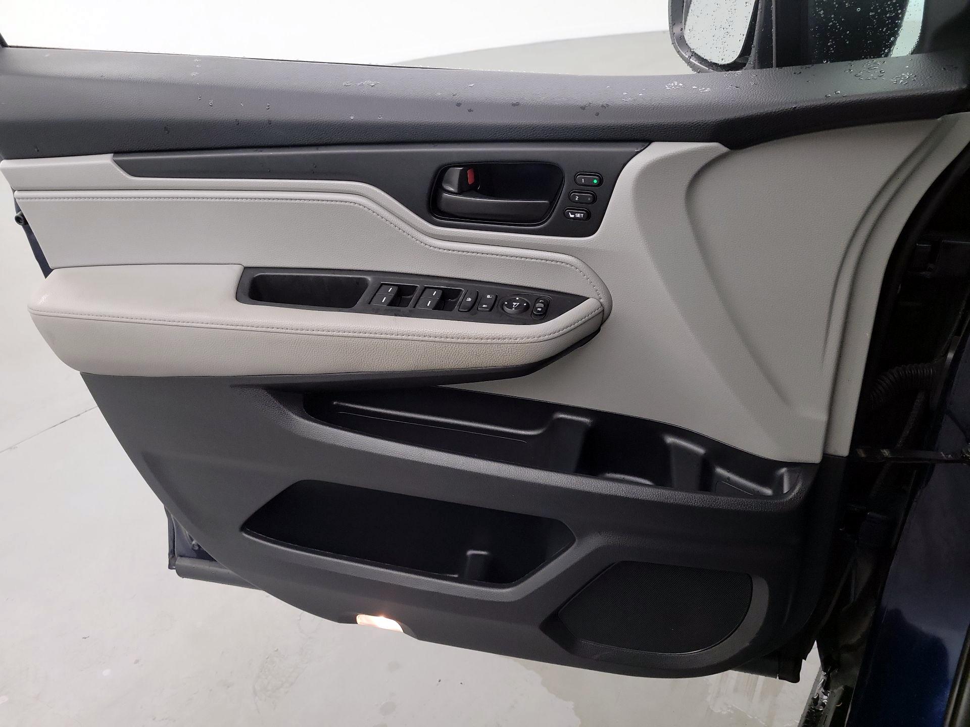 Thumbnail: 2023 Honda Odyssey - 12