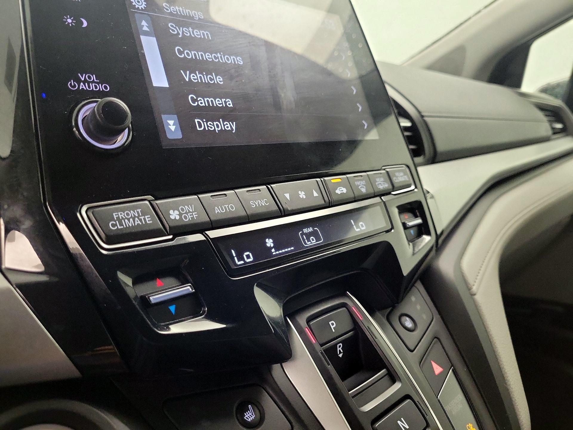 Thumbnail: 2023 Honda Odyssey - 16