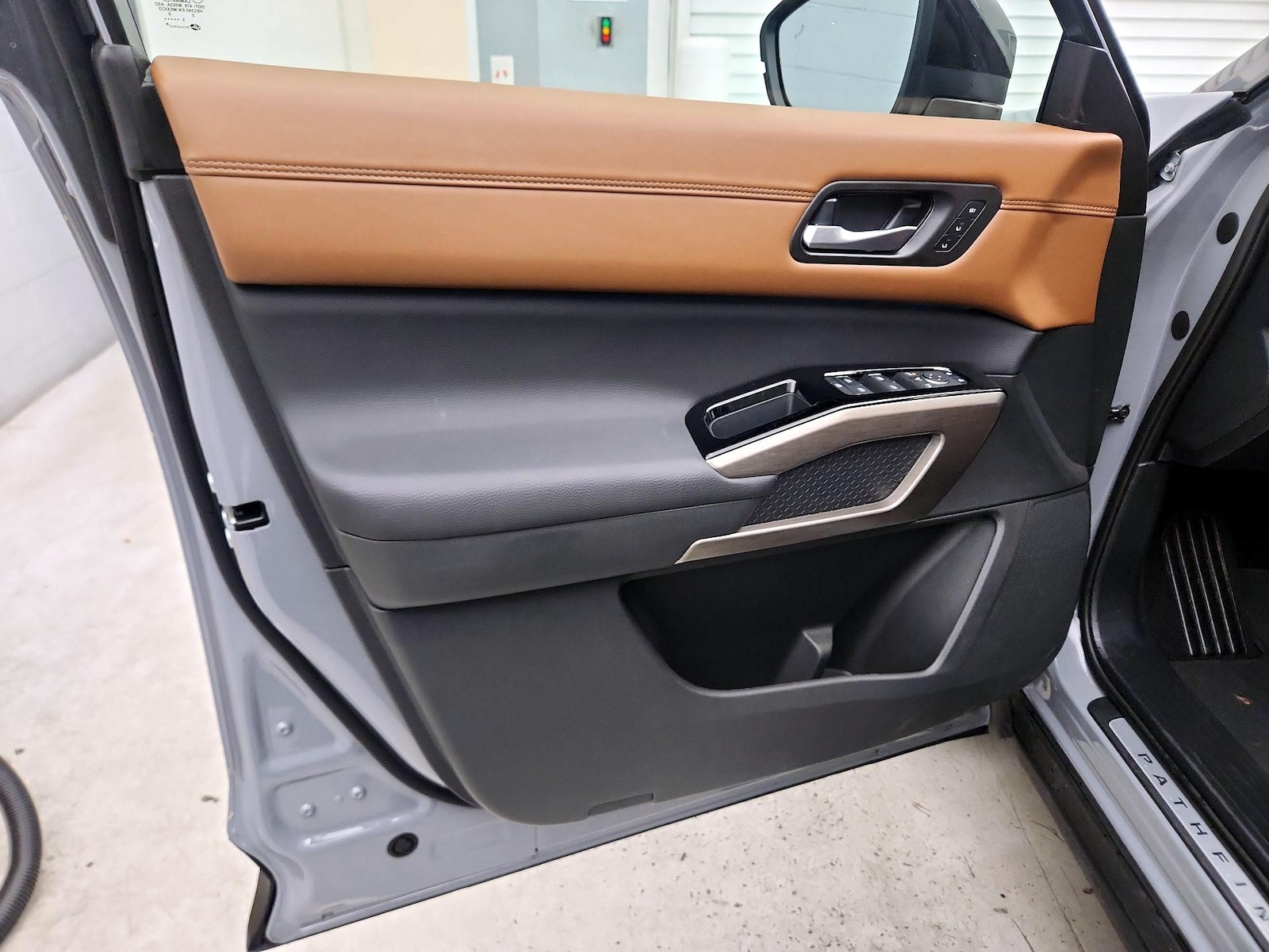 2025 Nissan Pathfinder Platinum - Photo 13