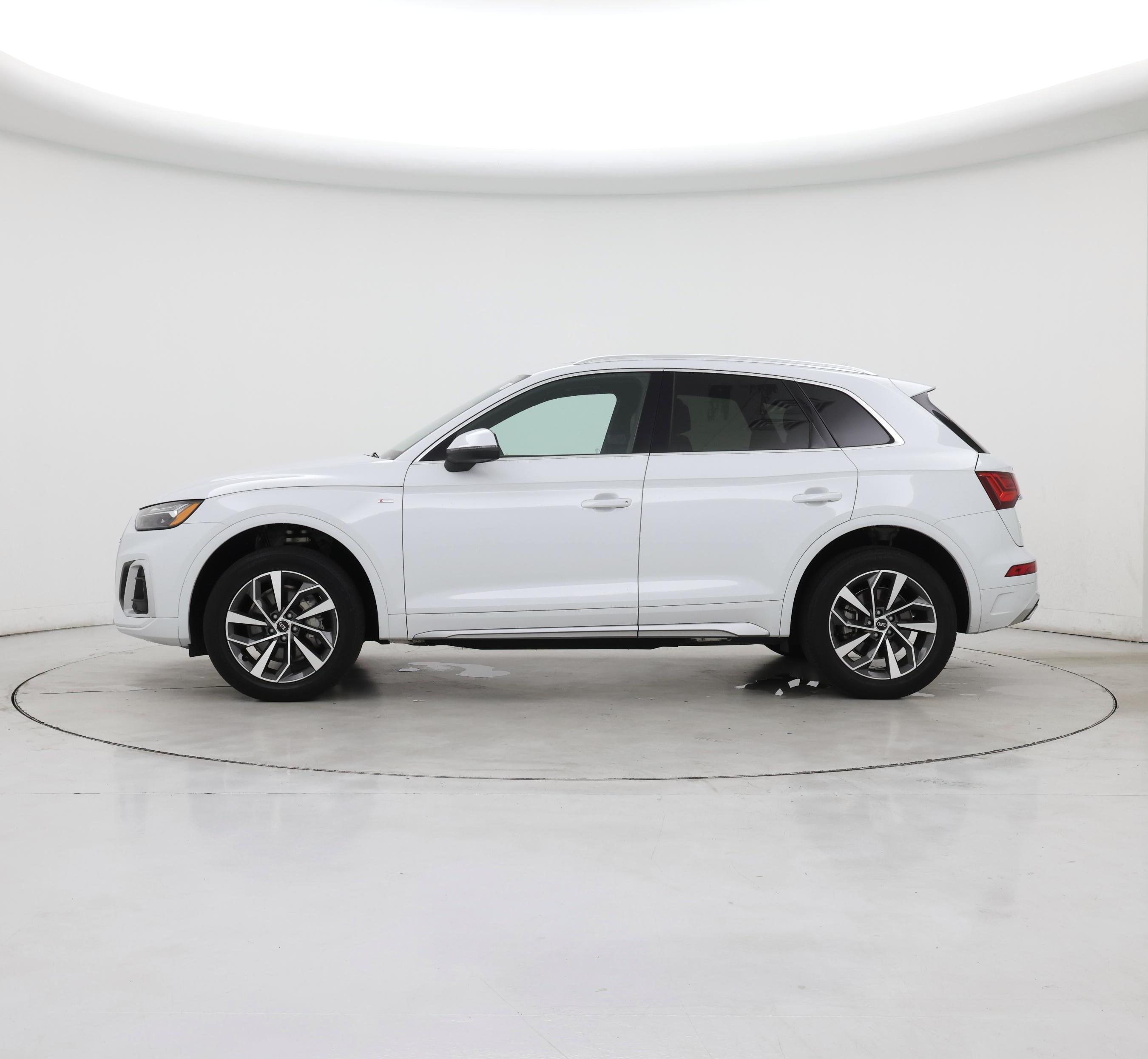 Thumbnail: 2023 Audi Q5 - 3