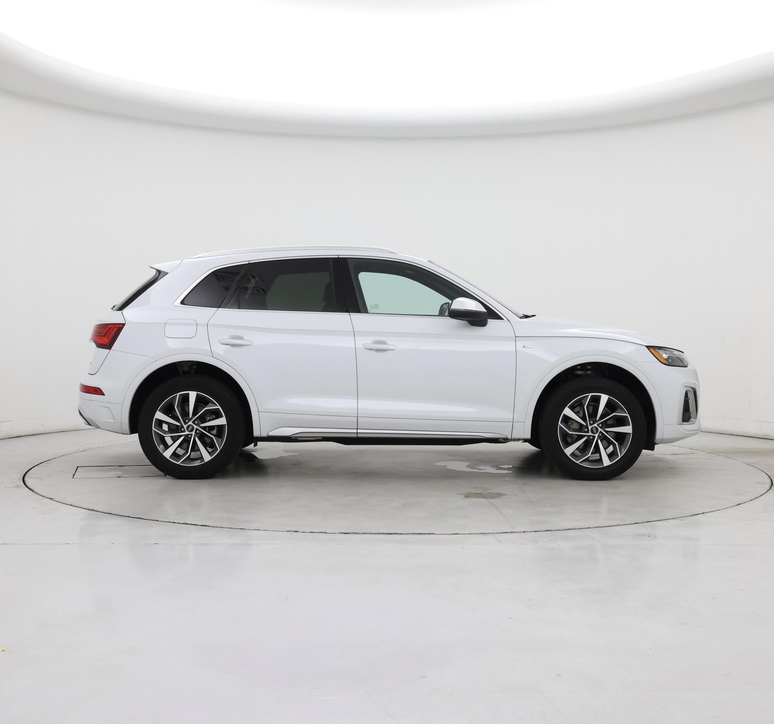 Thumbnail: 2023 Audi Q5 - 7