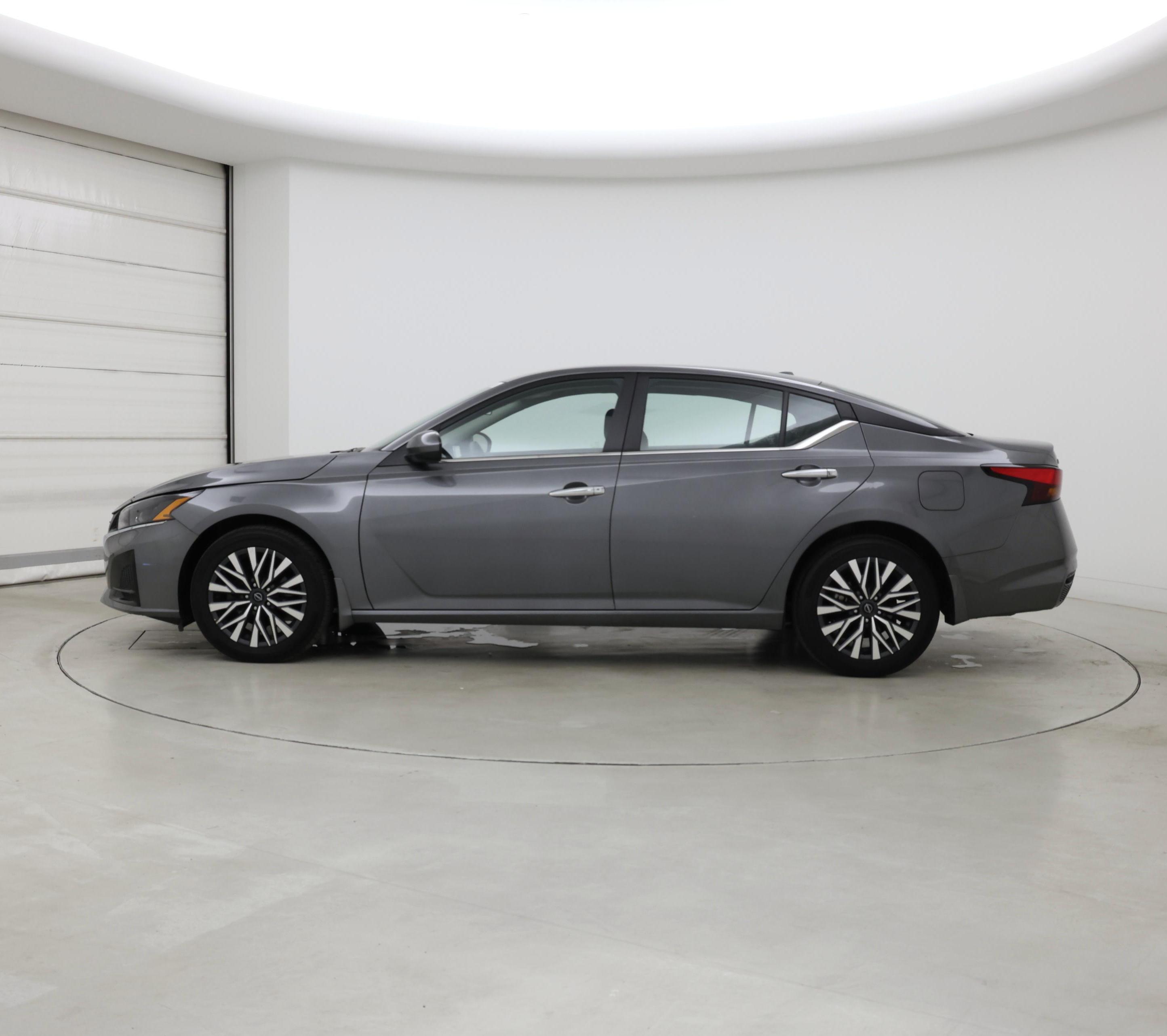 Thumbnail: 2023 Nissan Altima - 3