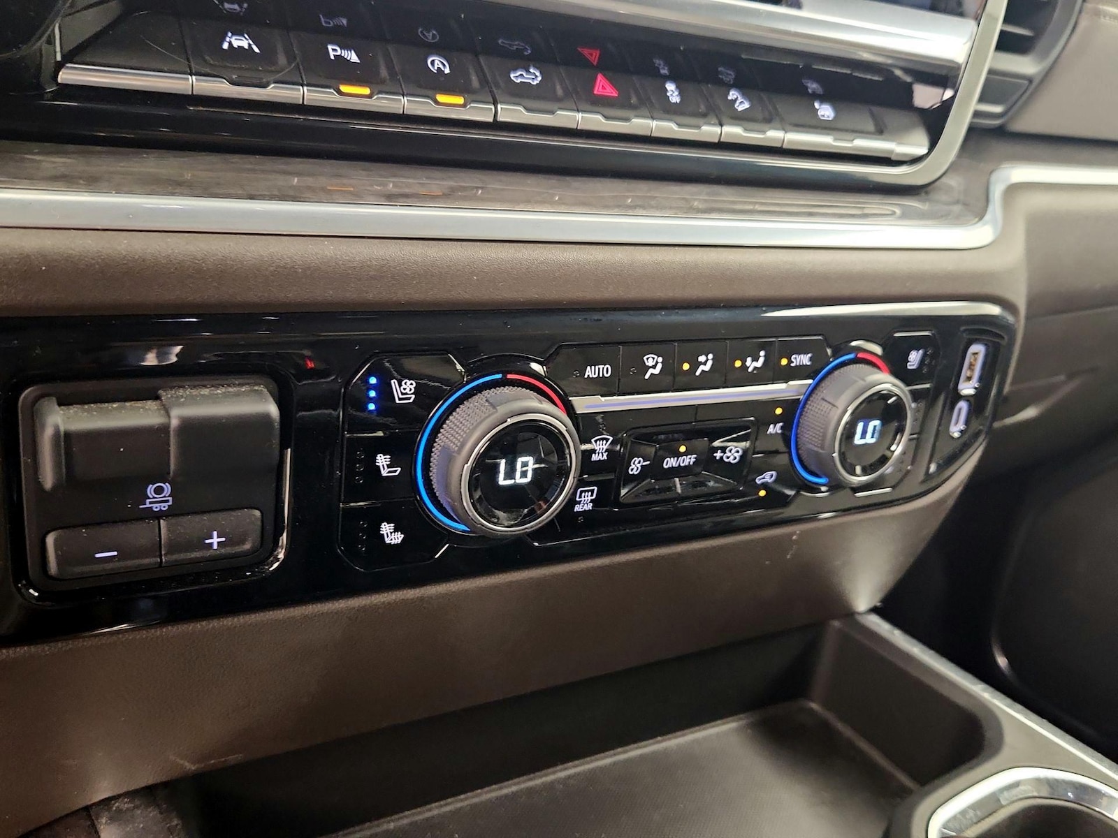 2023 Chevrolet Silverado 1500 LTZ - Photo 17