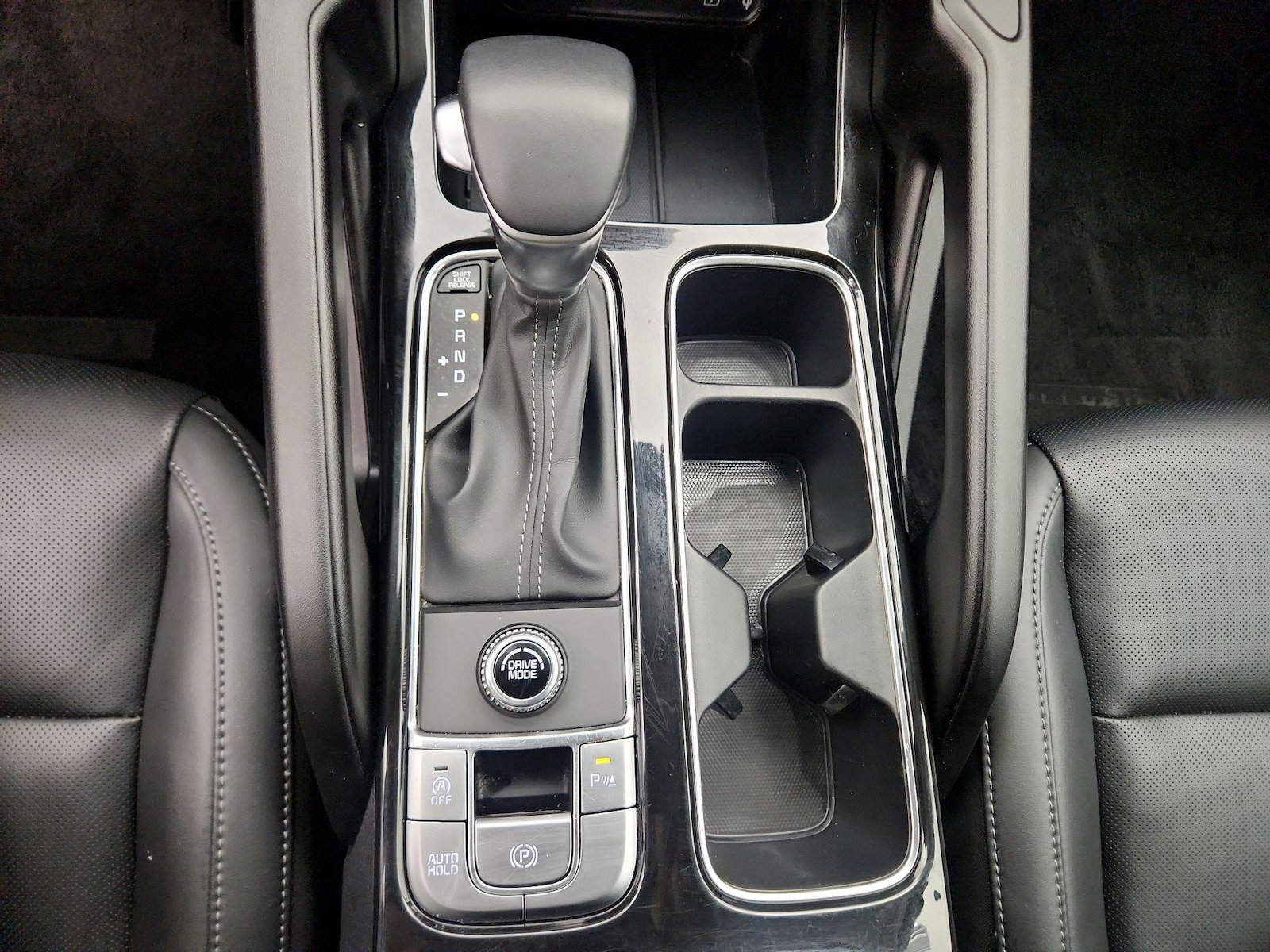 2025 Kia Telluride S - Photo 19
