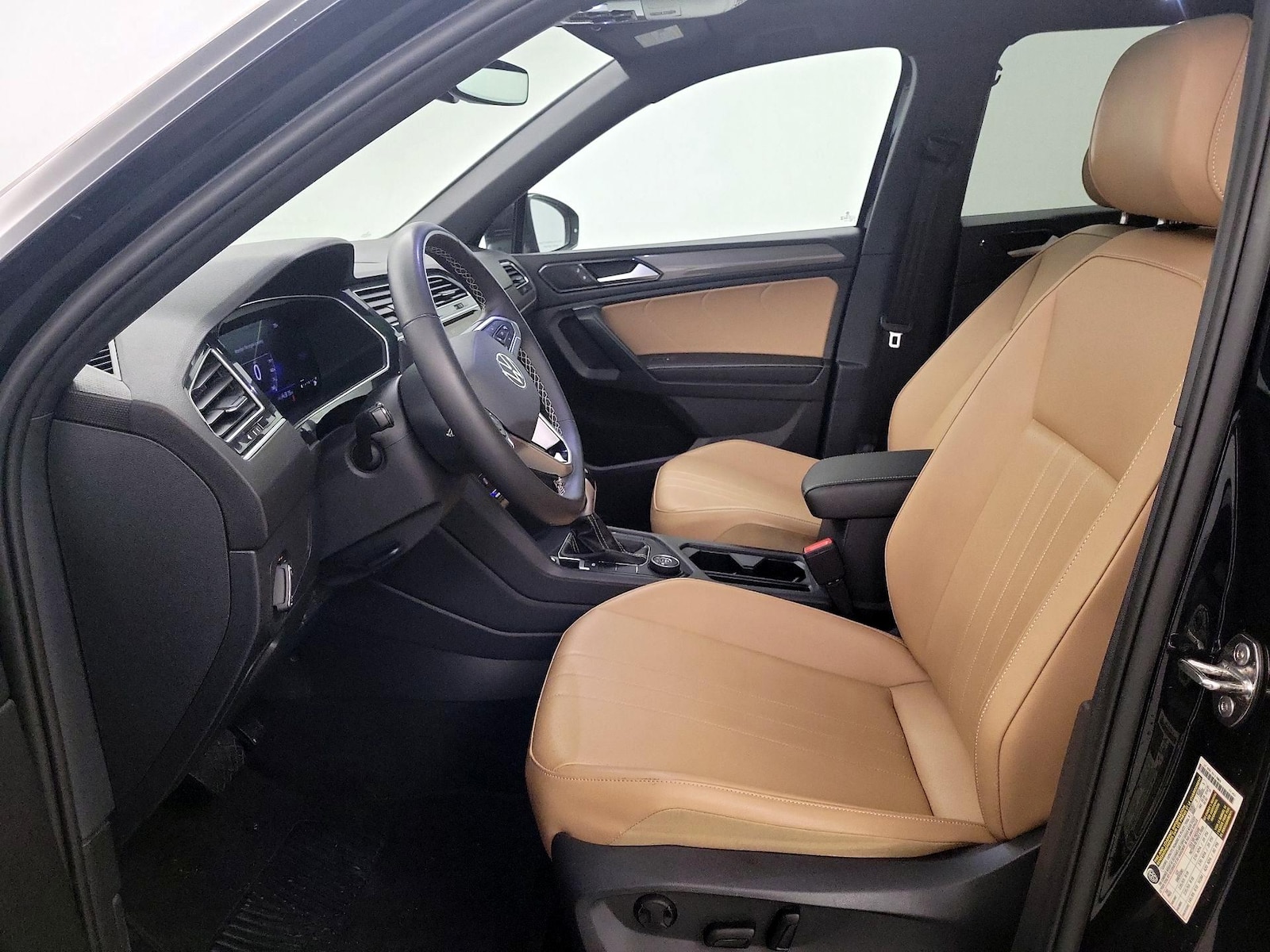 2024 Volkswagen Tiguan SE - Photo 12