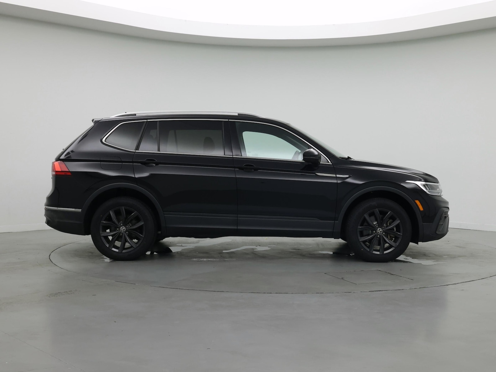 2024 Volkswagen Tiguan SE - Photo 8