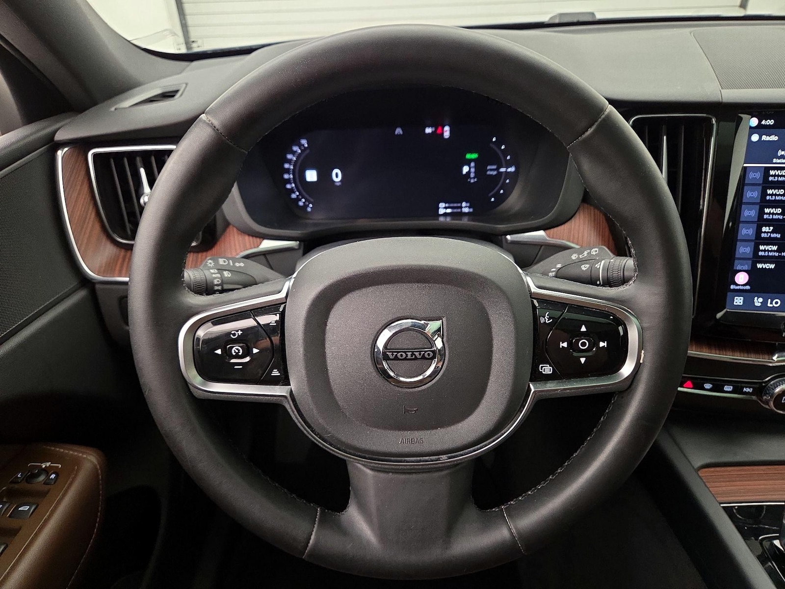 2024 Volvo XC60 Plus - Photo 11