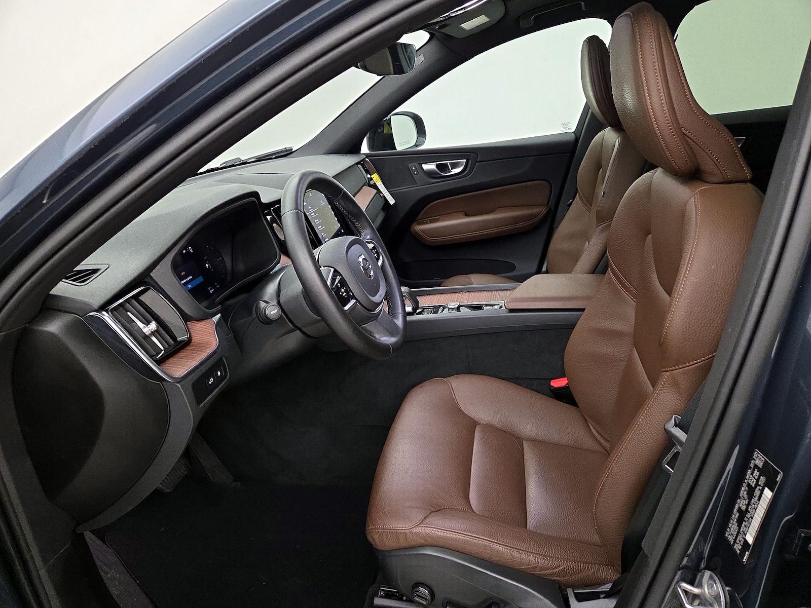 2024 Volvo XC60 Plus - Photo 12