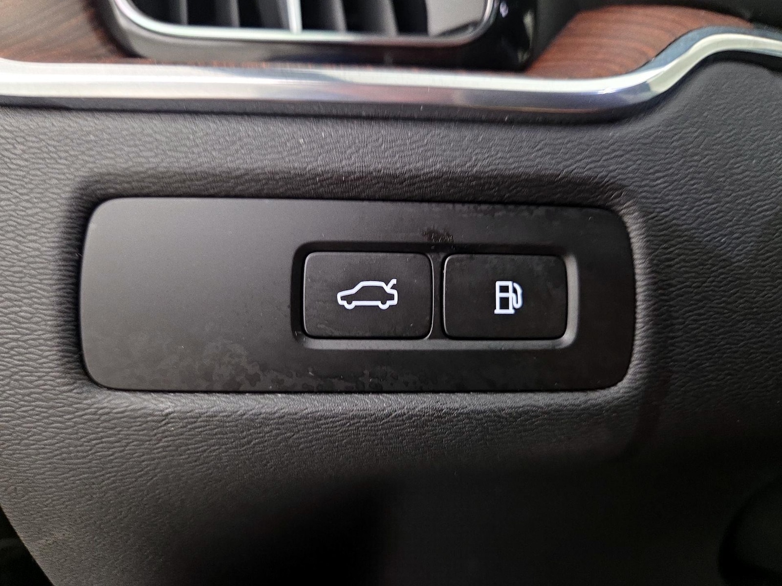 2024 Volvo XC60 Plus - Photo 14