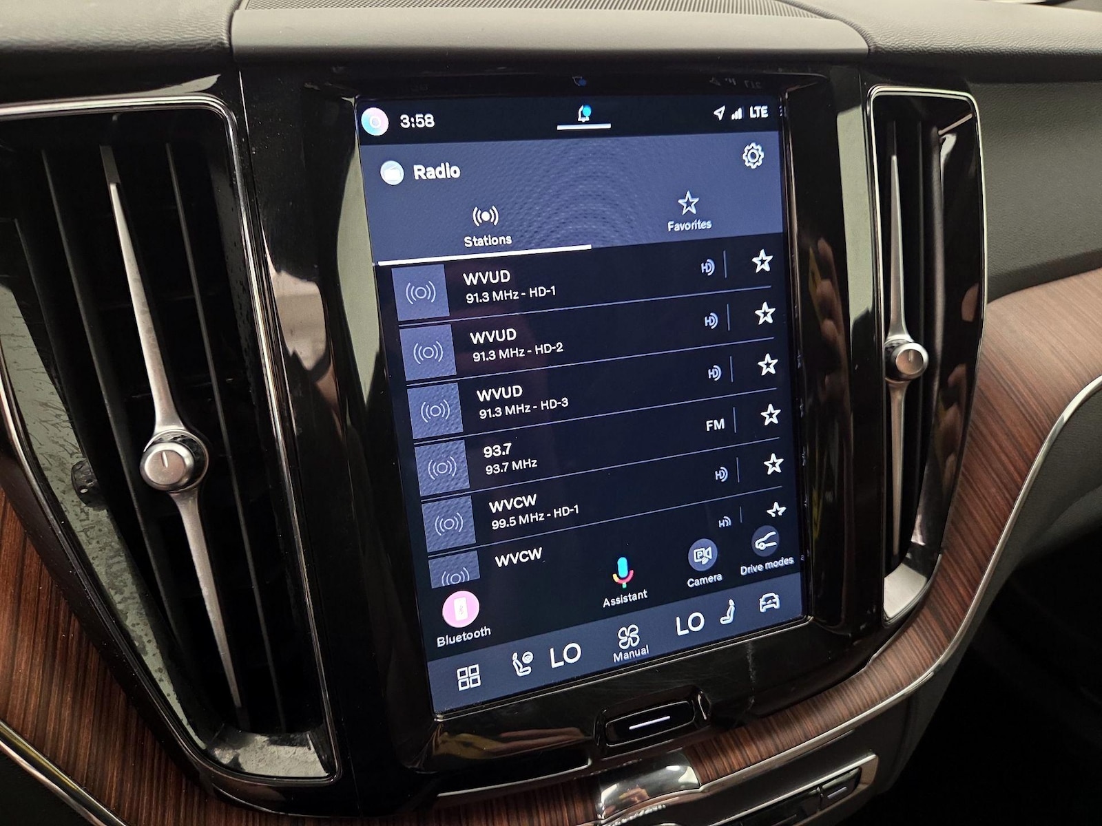2024 Volvo XC60 Plus - Photo 16