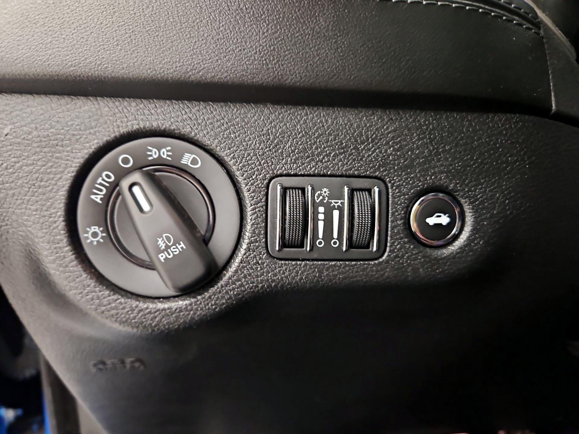 Thumbnail: 2019 Dodge Charger - 13