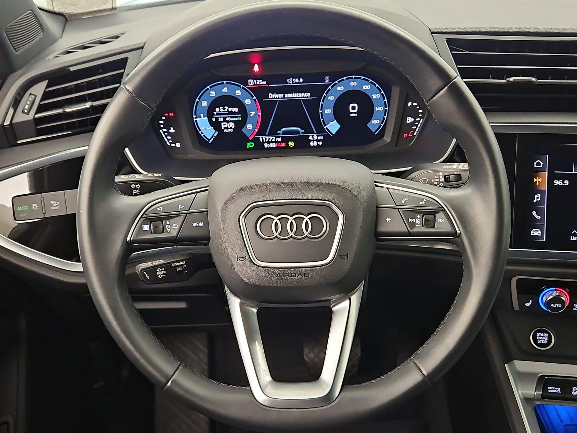 Thumbnail: 2024 Audi Q3 - 10