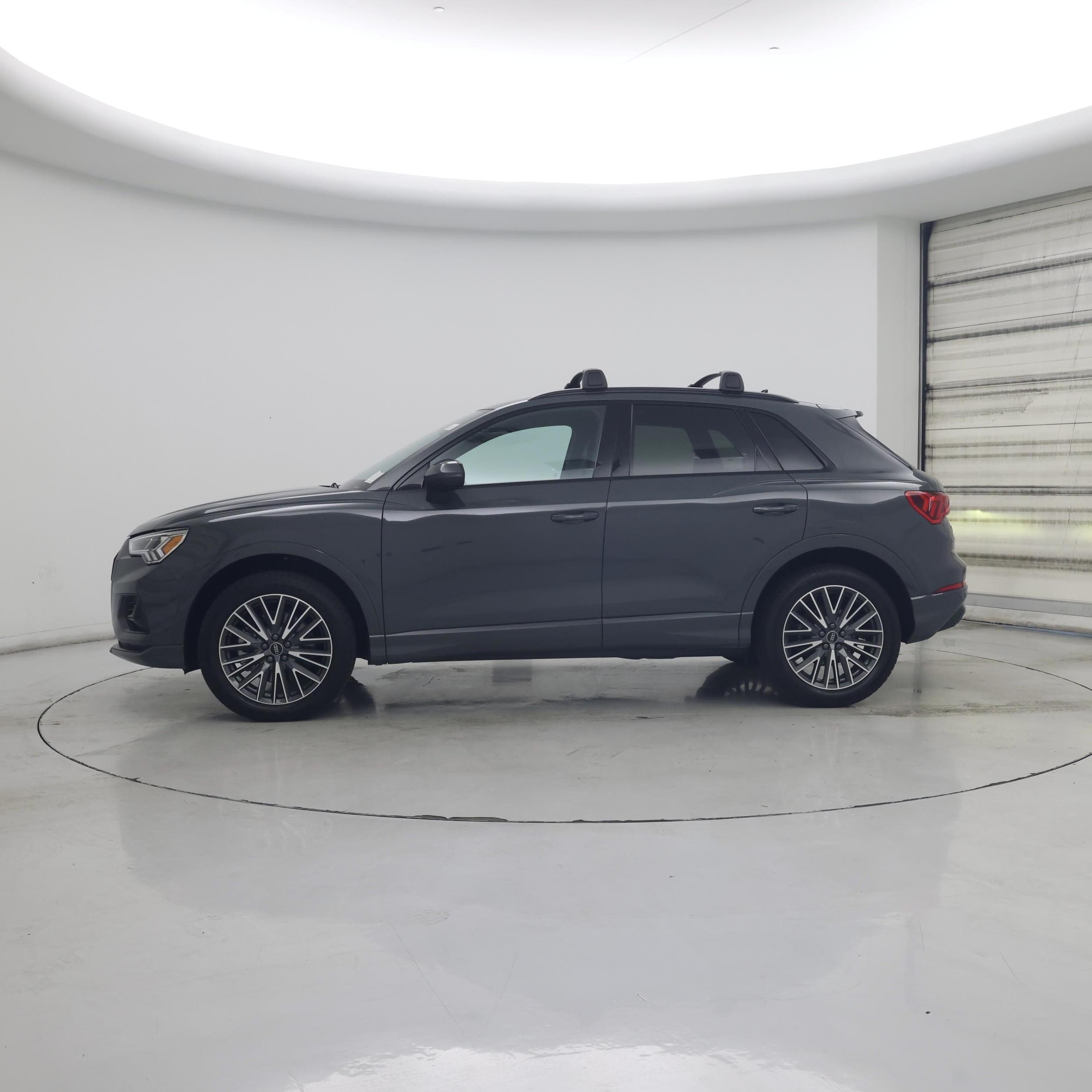 Thumbnail: 2024 Audi Q3 - 3