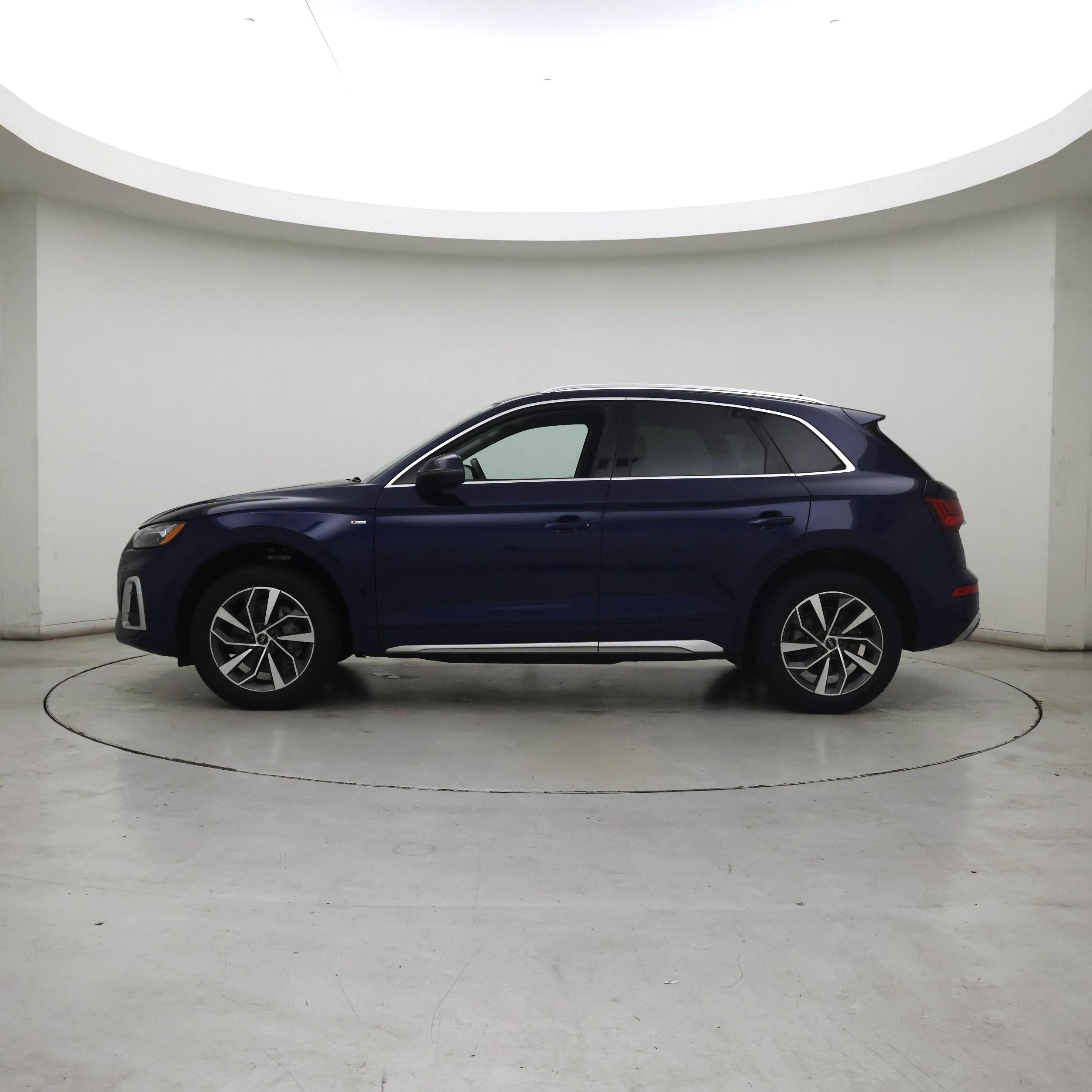 Thumbnail: 2023 Audi Q5 - 3