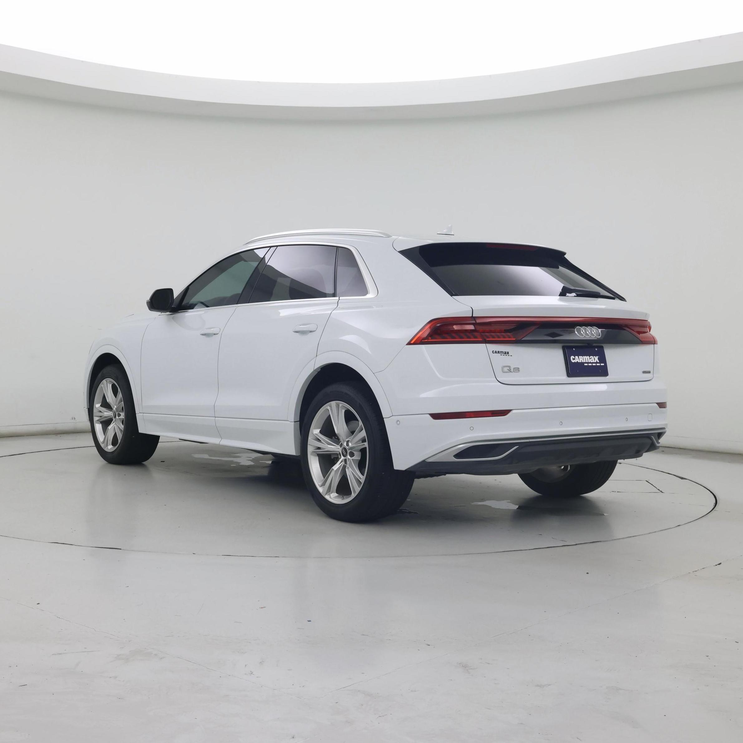 Thumbnail: 2023 Audi Q8 - 2