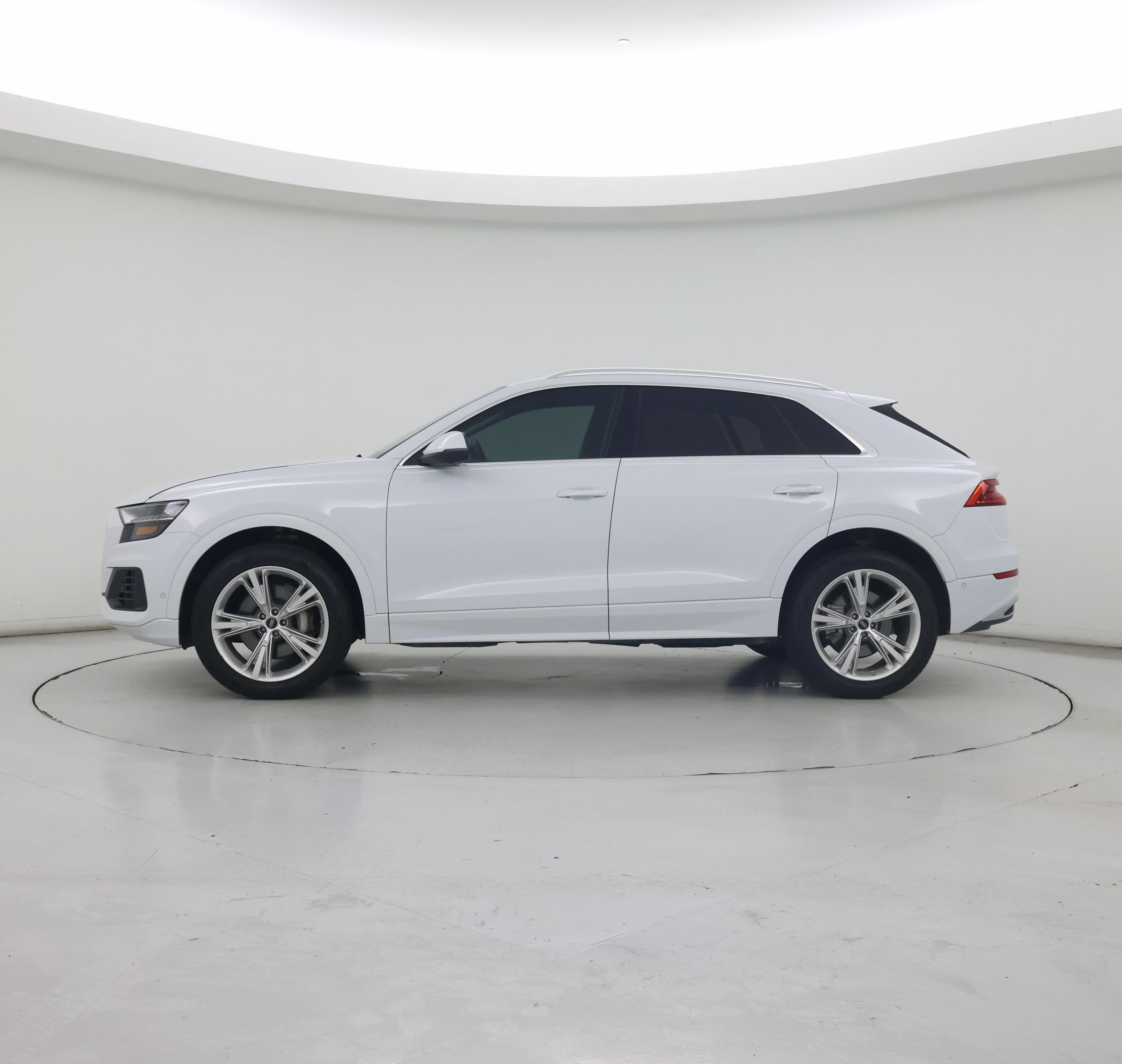 Thumbnail: 2023 Audi Q8 - 3