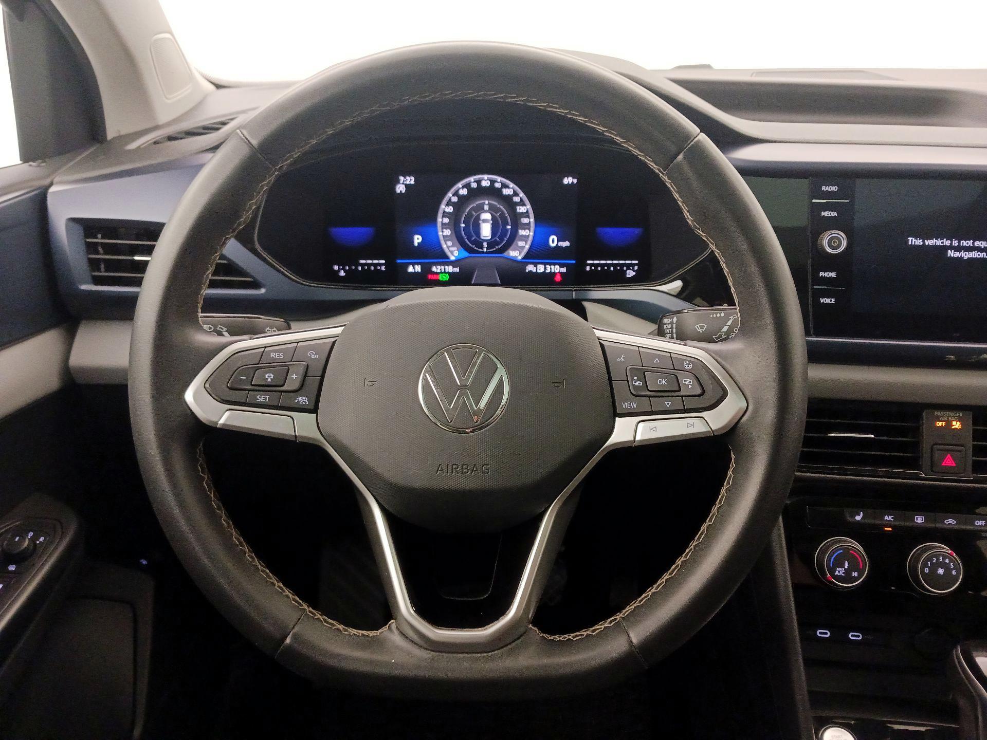 Thumbnail: 2023 Volkswagen Taos - 10