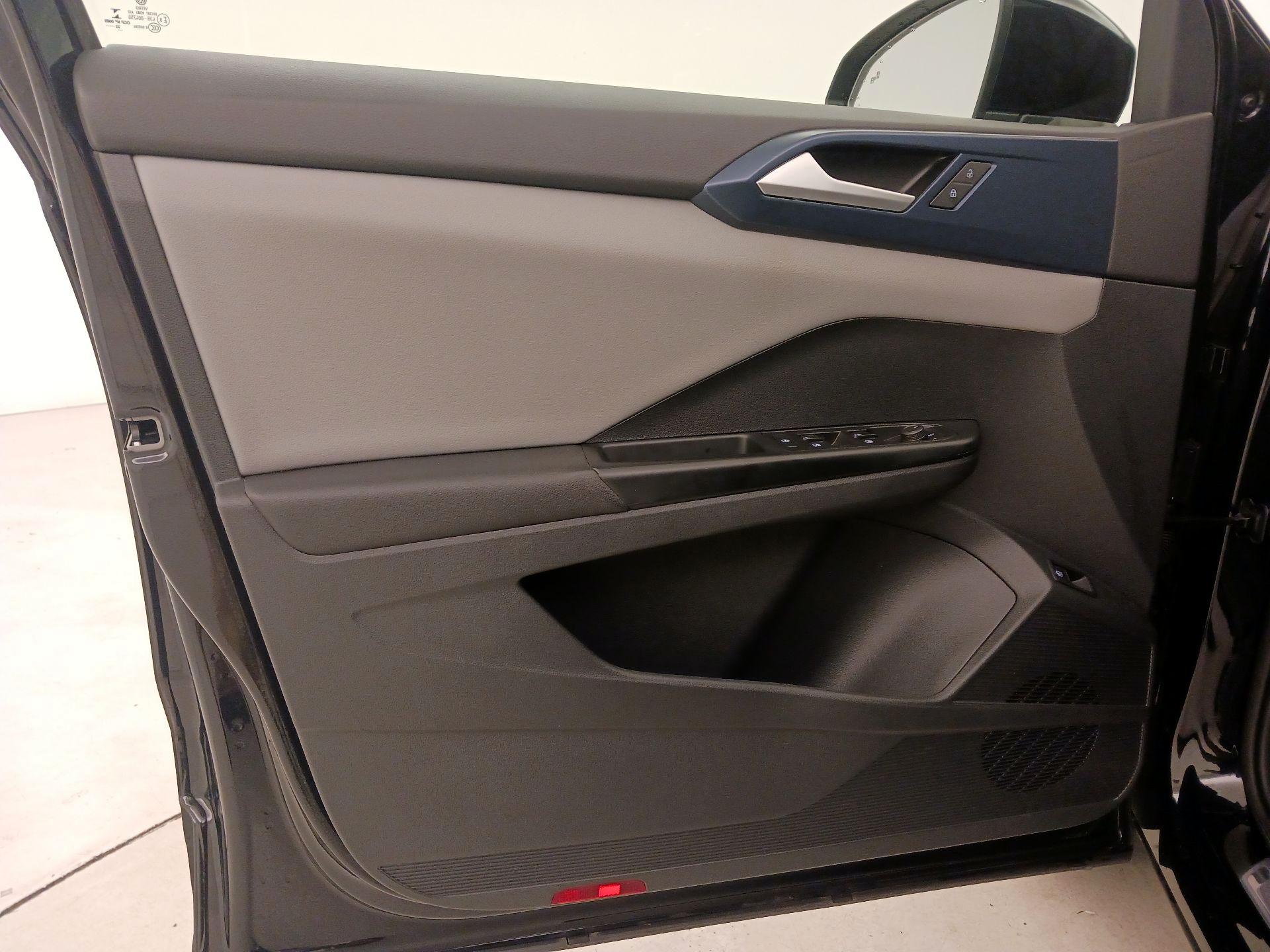 Thumbnail: 2023 Volkswagen Taos - 12