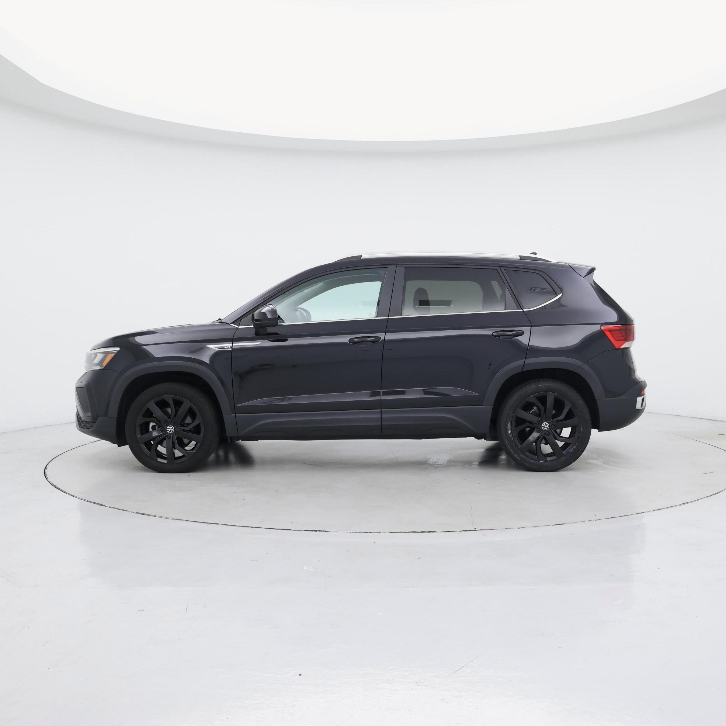 Thumbnail: 2023 Volkswagen Taos - 3