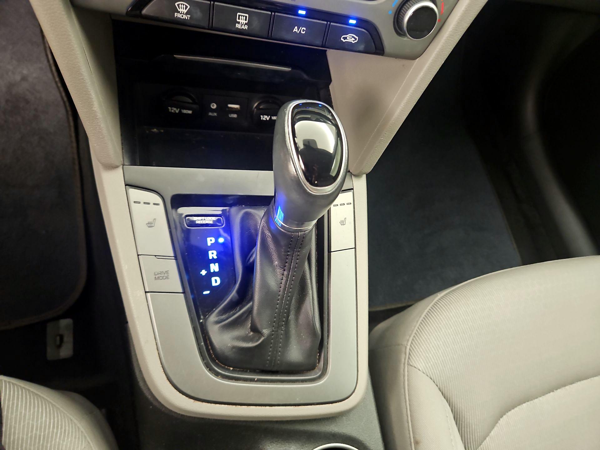 Thumbnail: 2018 Hyundai Elantra - 17
