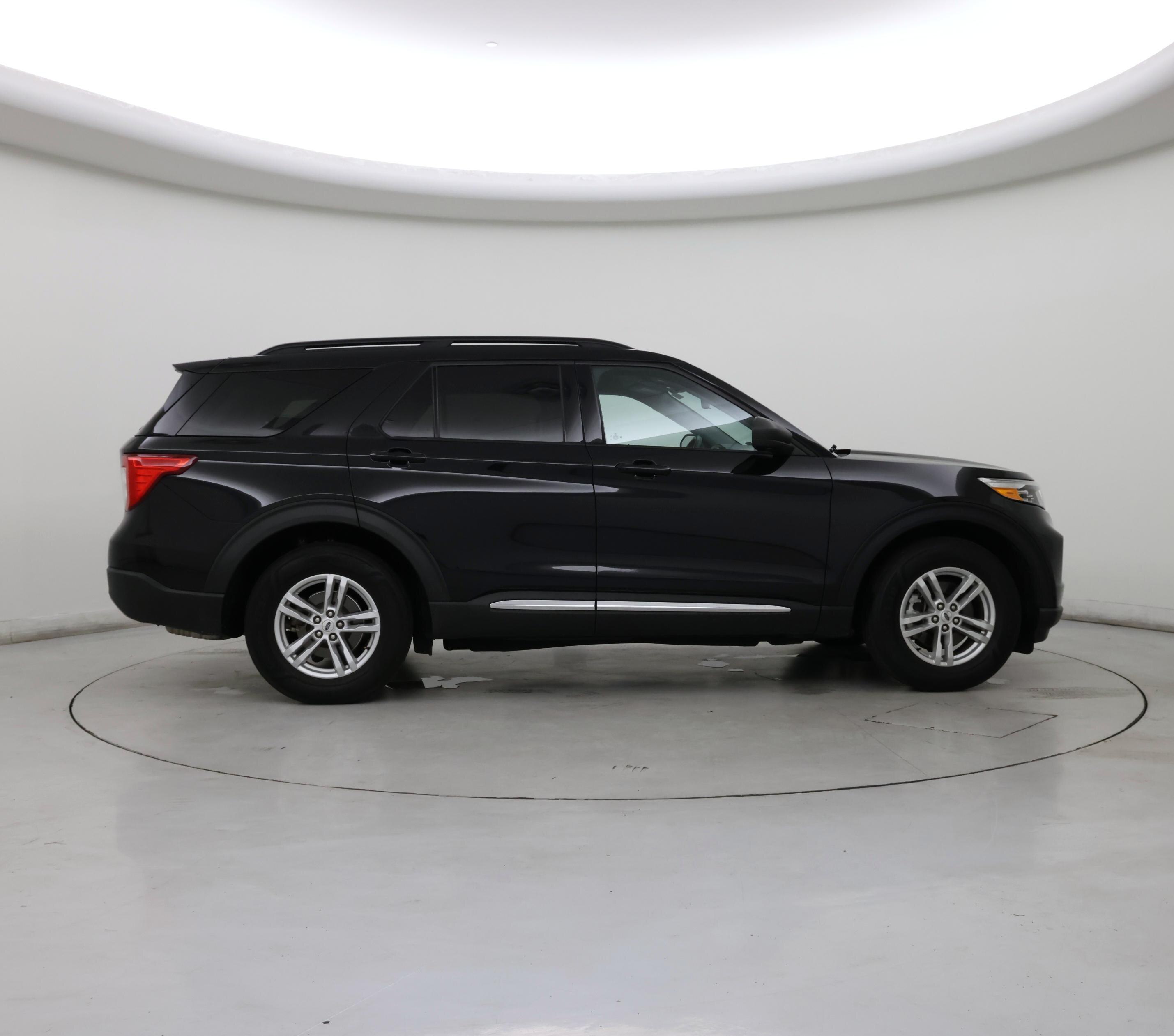 Thumbnail: 2021 Ford Explorer - 7