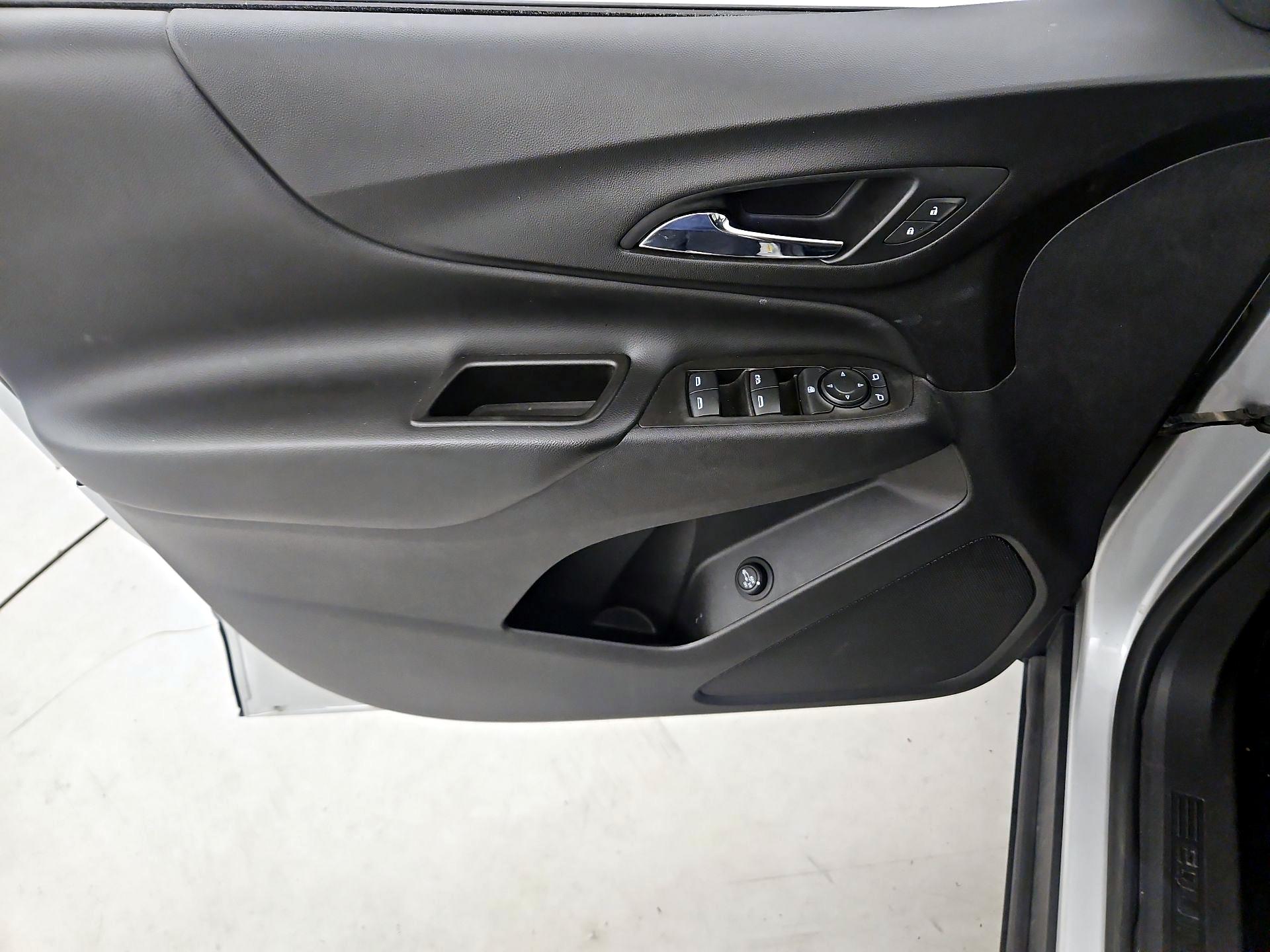 Thumbnail: 2020 Chevrolet Equinox - 12