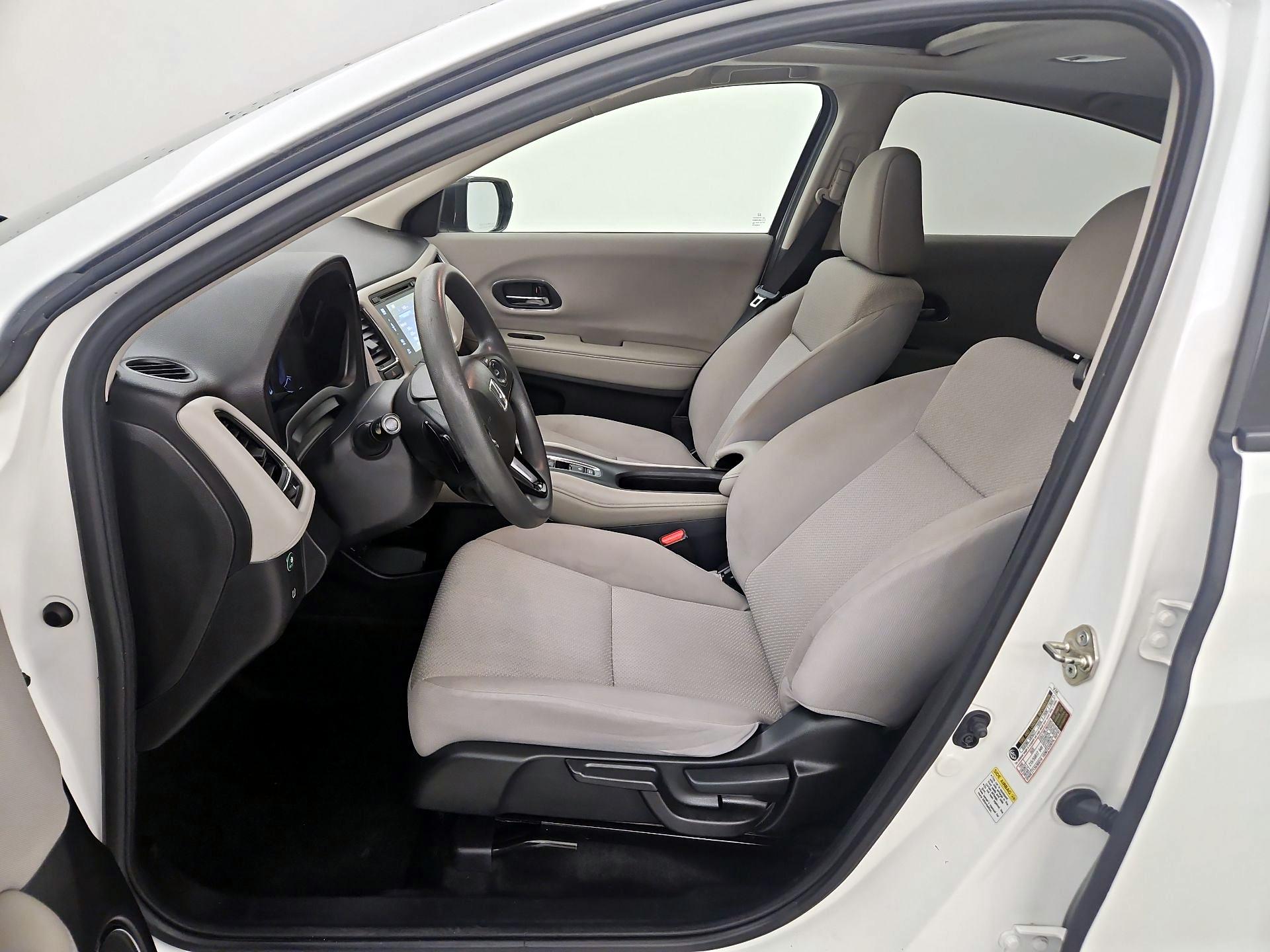 Thumbnail: 2016 Honda HR-V - 11