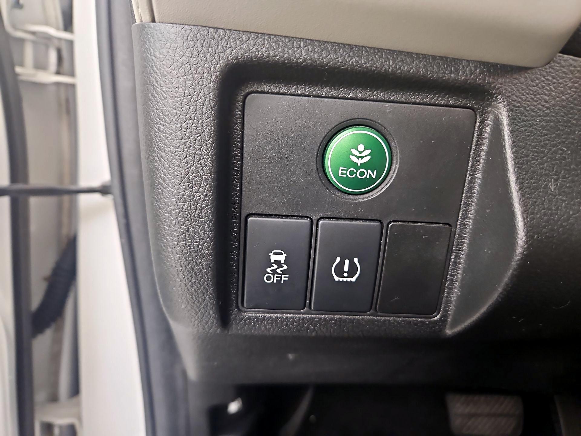 Thumbnail: 2016 Honda HR-V - 13