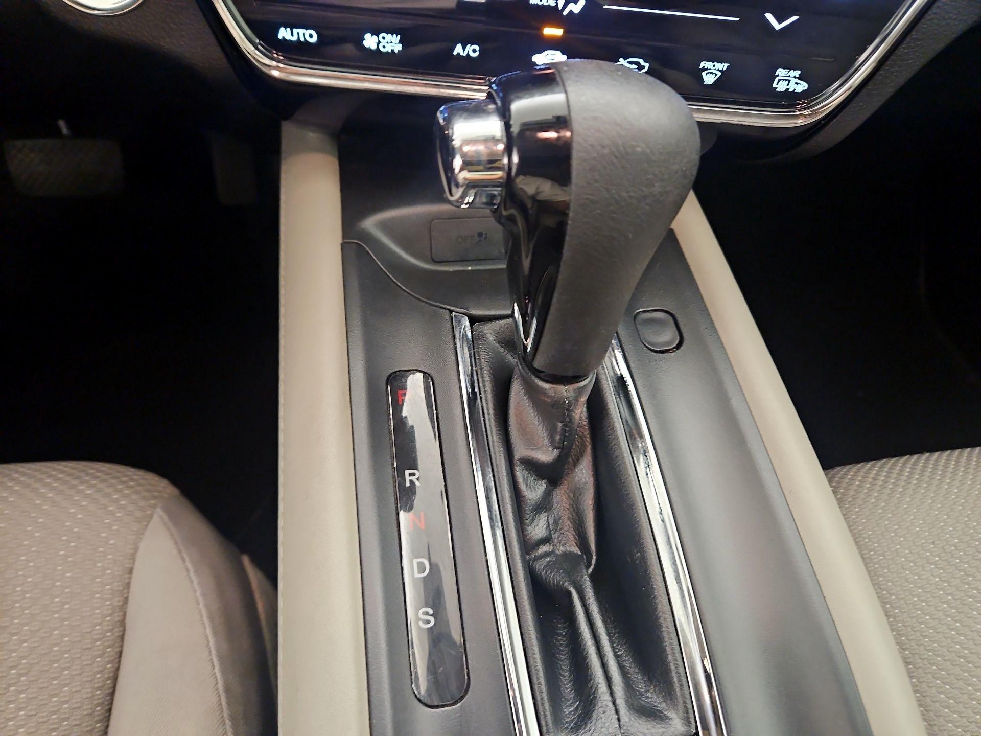 Thumbnail: 2016 Honda HR-V - 17