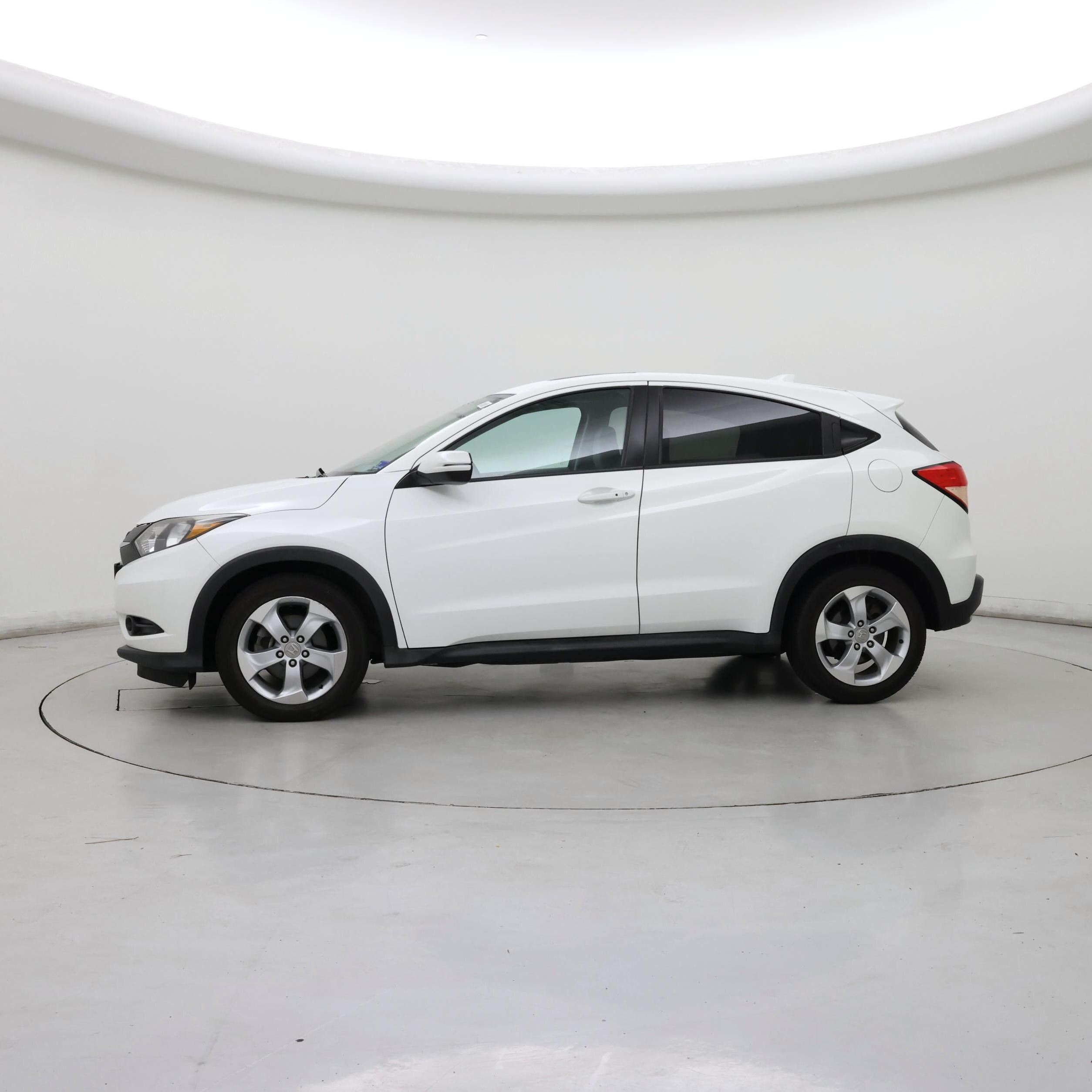 Thumbnail: 2016 Honda HR-V - 3