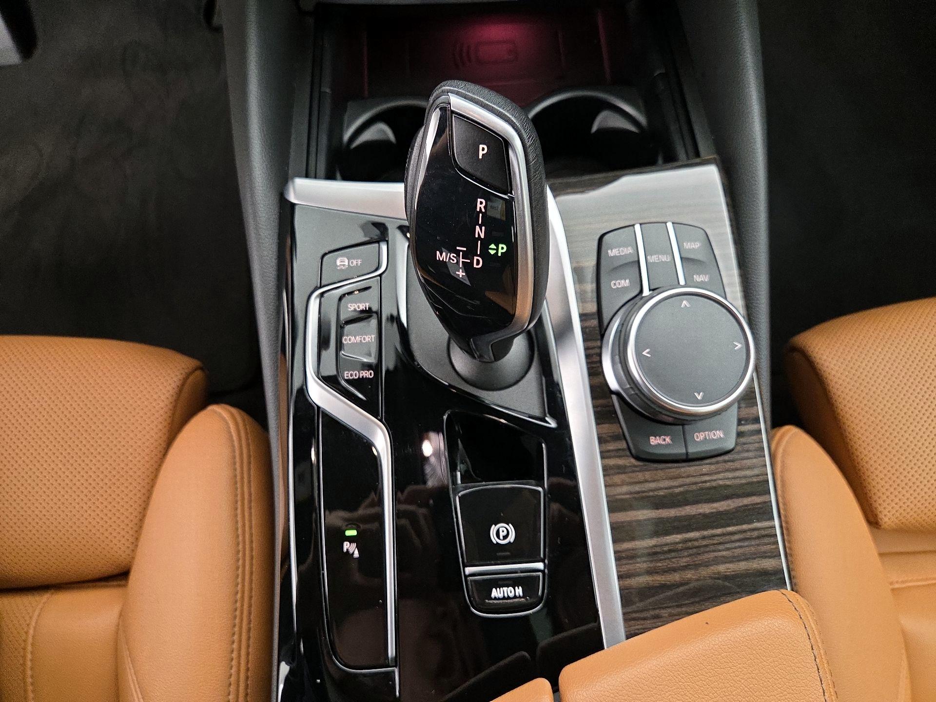 Thumbnail: 2022 BMW 5 Series - 18
