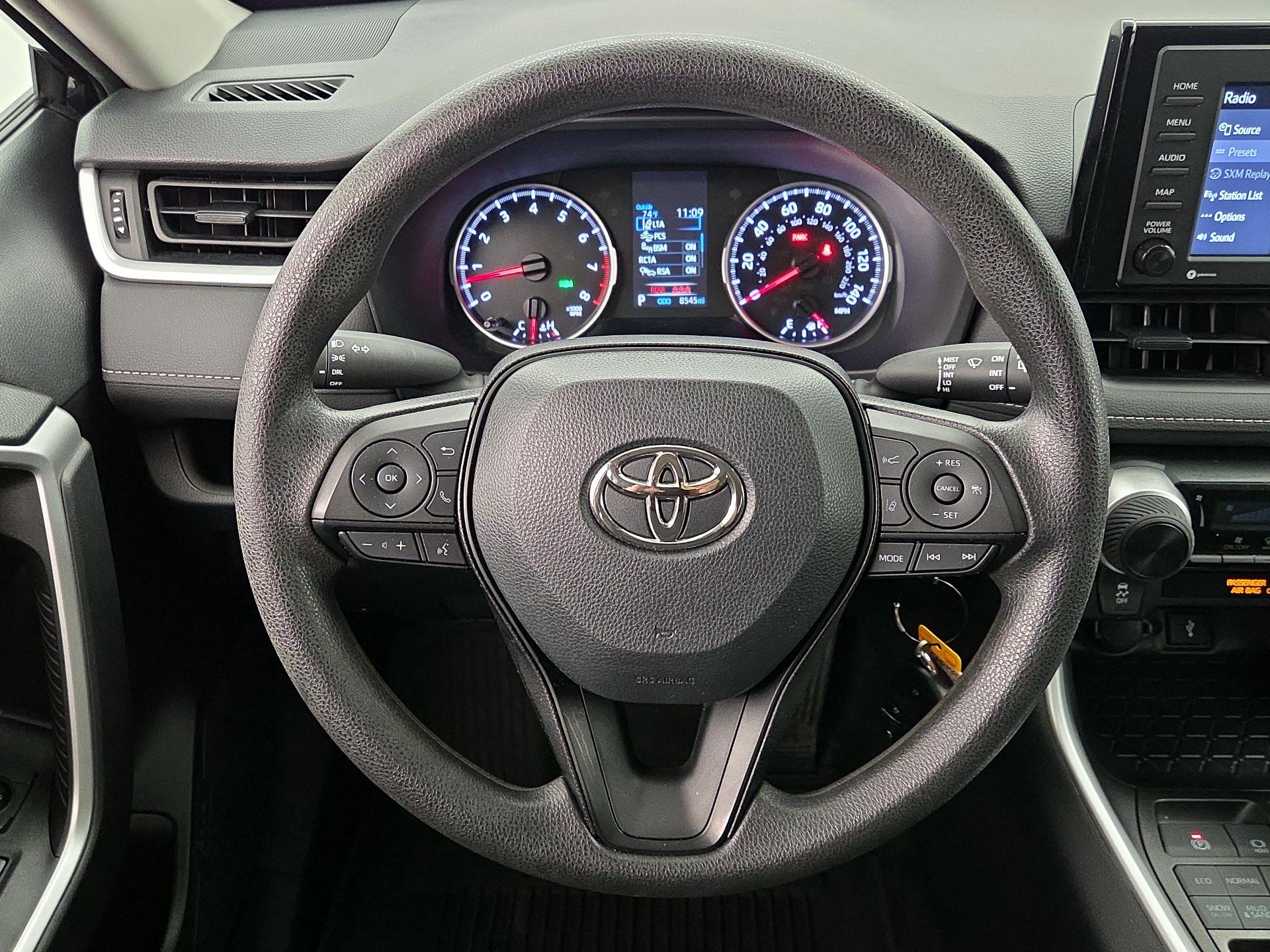 Thumbnail: 2022 Toyota RAV4 - 10
