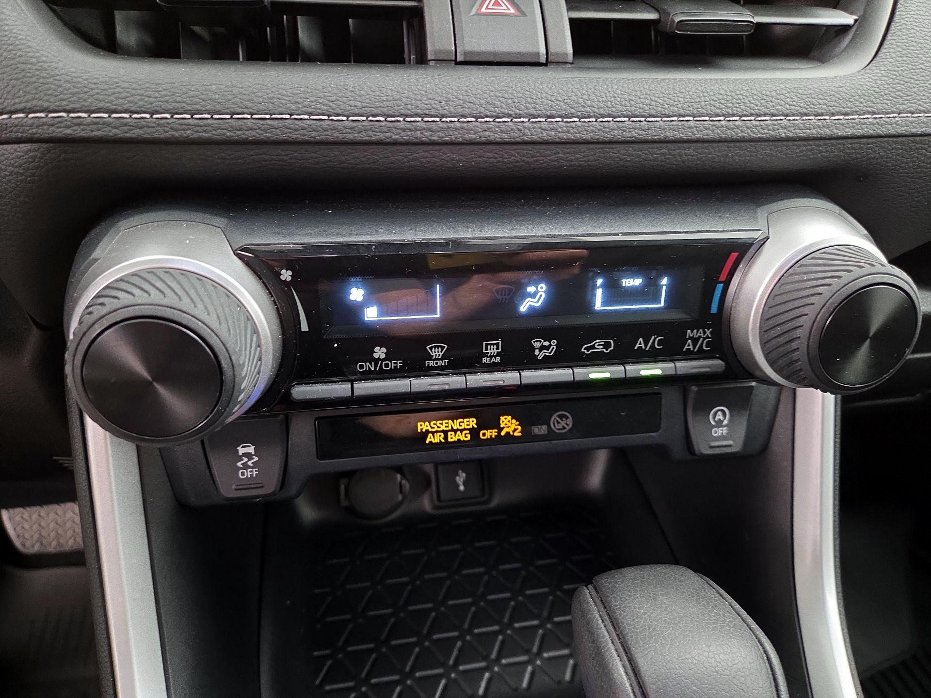 Thumbnail: 2022 Toyota RAV4 - 16