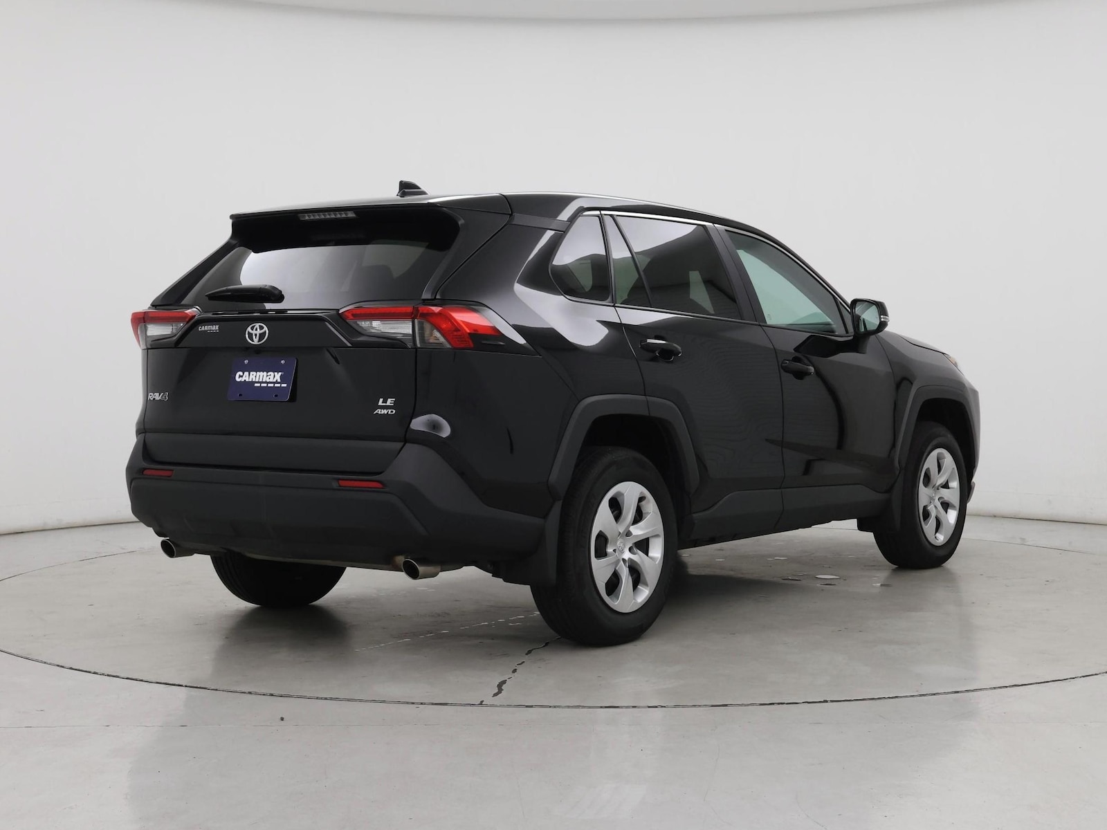 2022 Toyota RAV4 LE - Photo 9